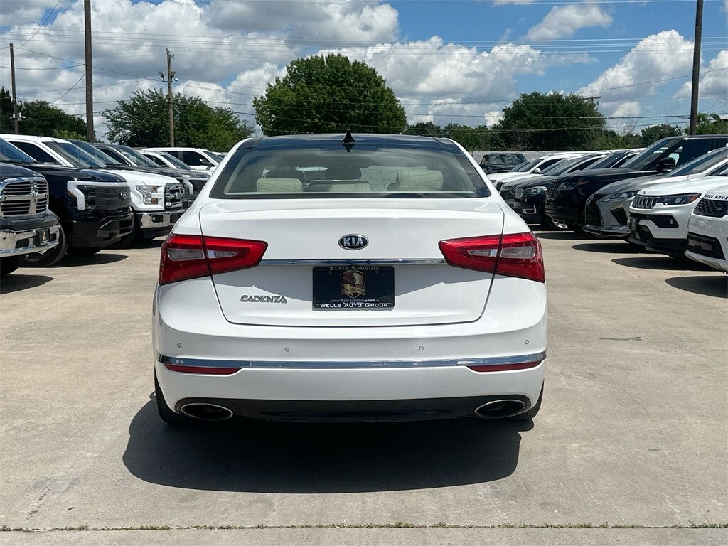 2016 Kia Cadenza Premium photo 4