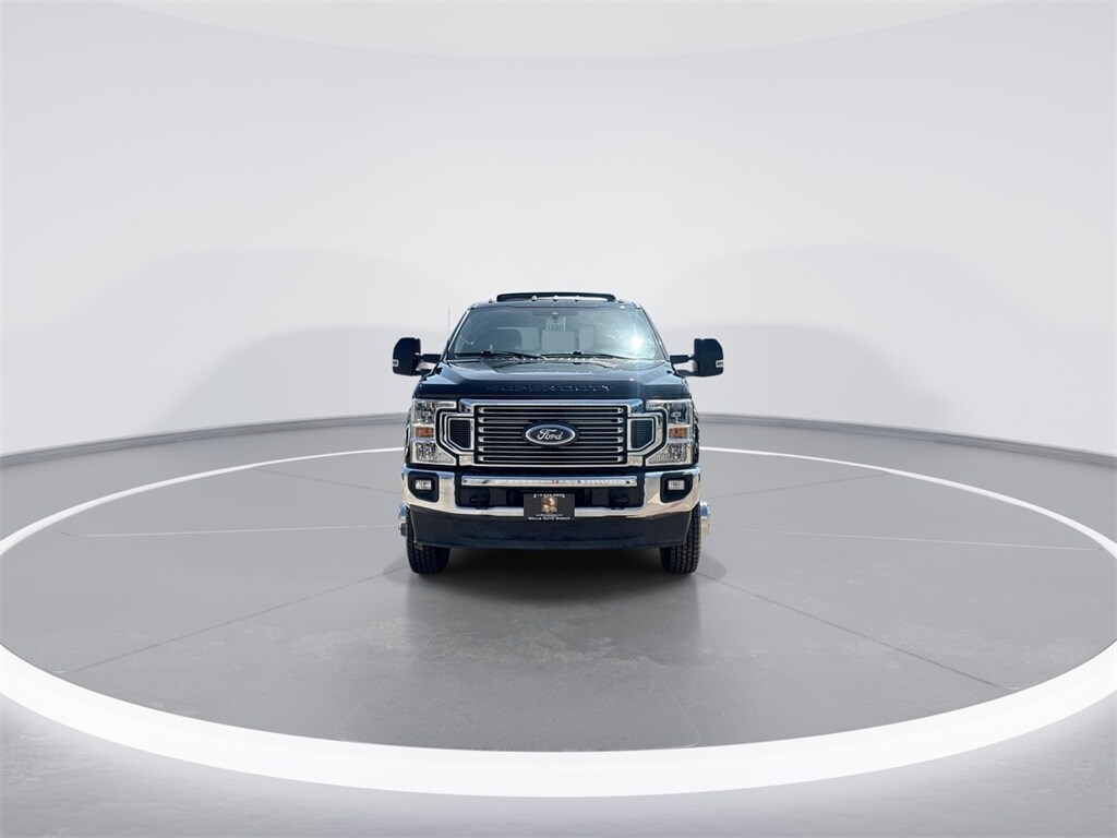 2022 Ford F-350 Lariat photo 3