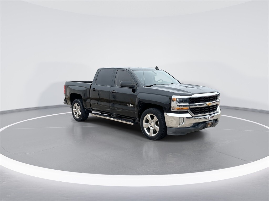2017 Chevrolet Silverado 1500 LT photo 3