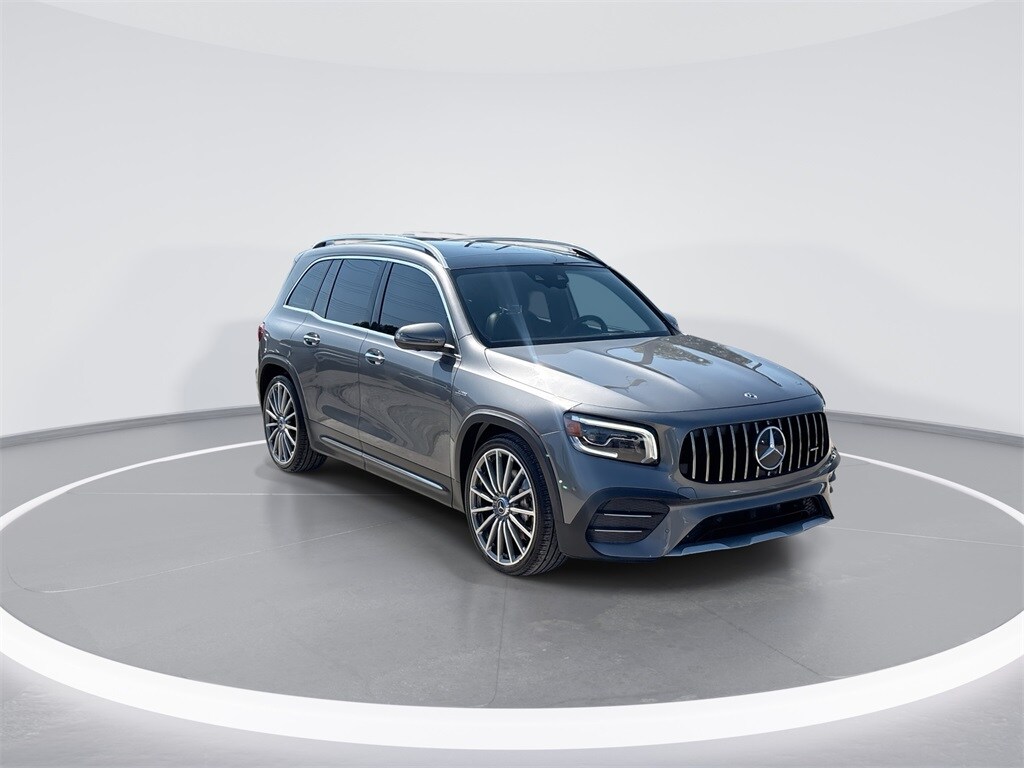 2022 Mercedes Benz GLB AMG 35 photo 2