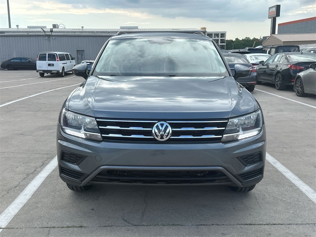 2021 Volkswagen Tiguan SE photo 2