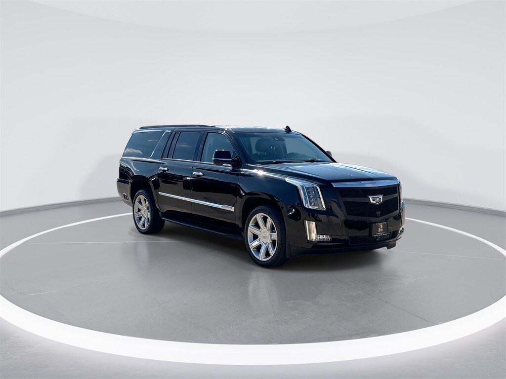 2018 Cadillac Escalade ESV Luxury photo 2