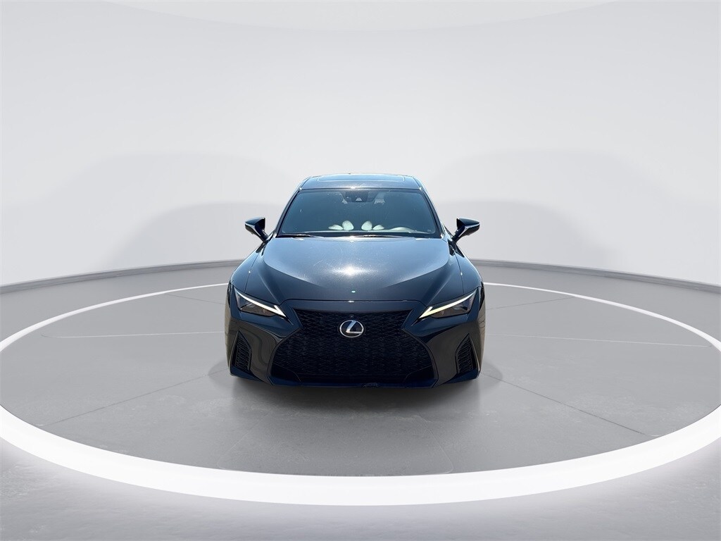 2023 Lexus IS 350 F SPORT photo 3