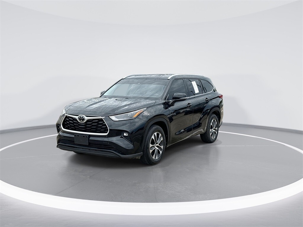 2022 Toyota Highlander XLE photo 4