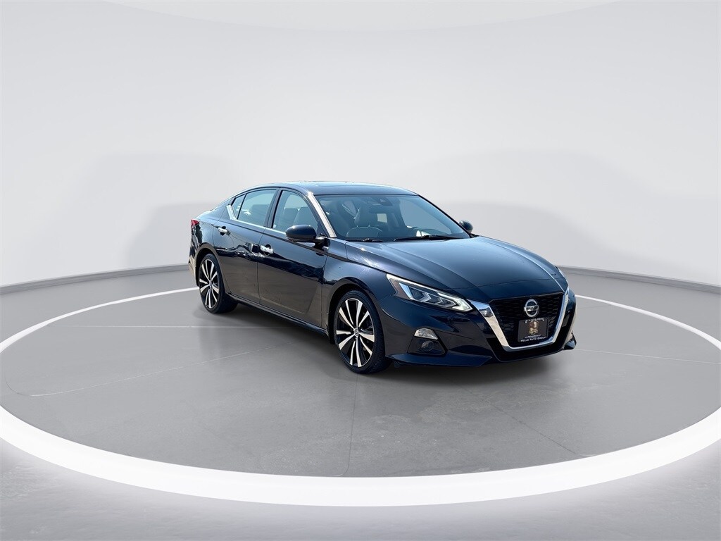 2019 Nissan Altima 2.5 Platinum photo 2