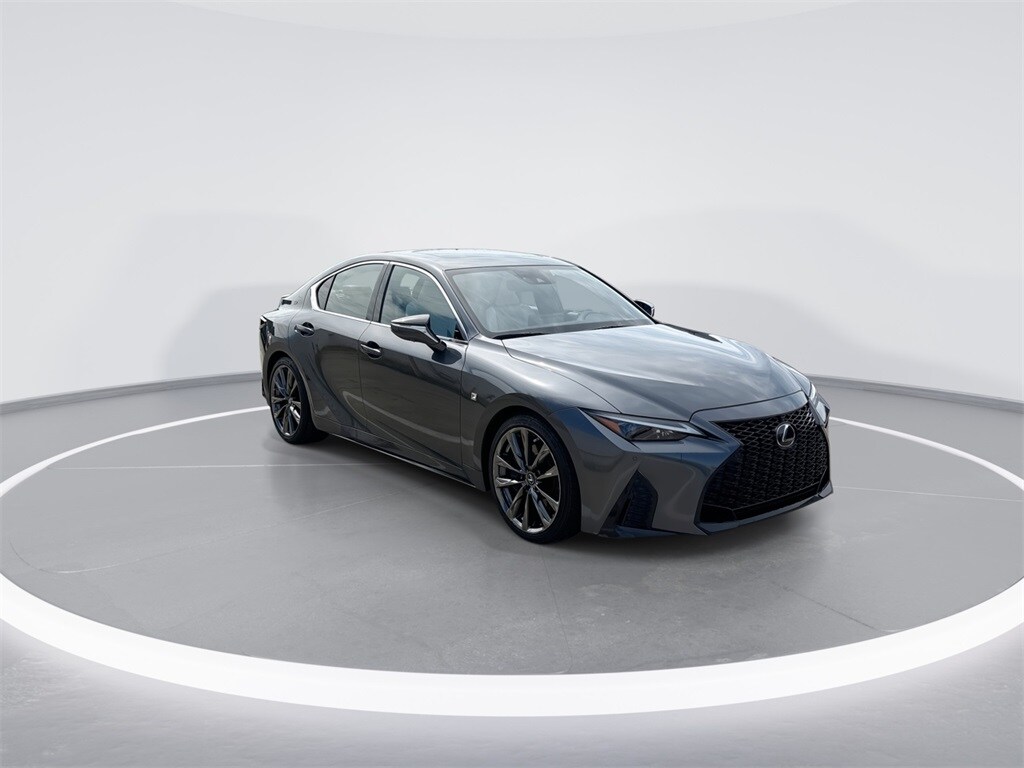 2022 Lexus IS 350 F SPORT photo 2