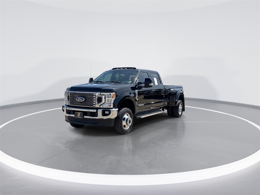 2022 Ford F-350 Lariat photo 4