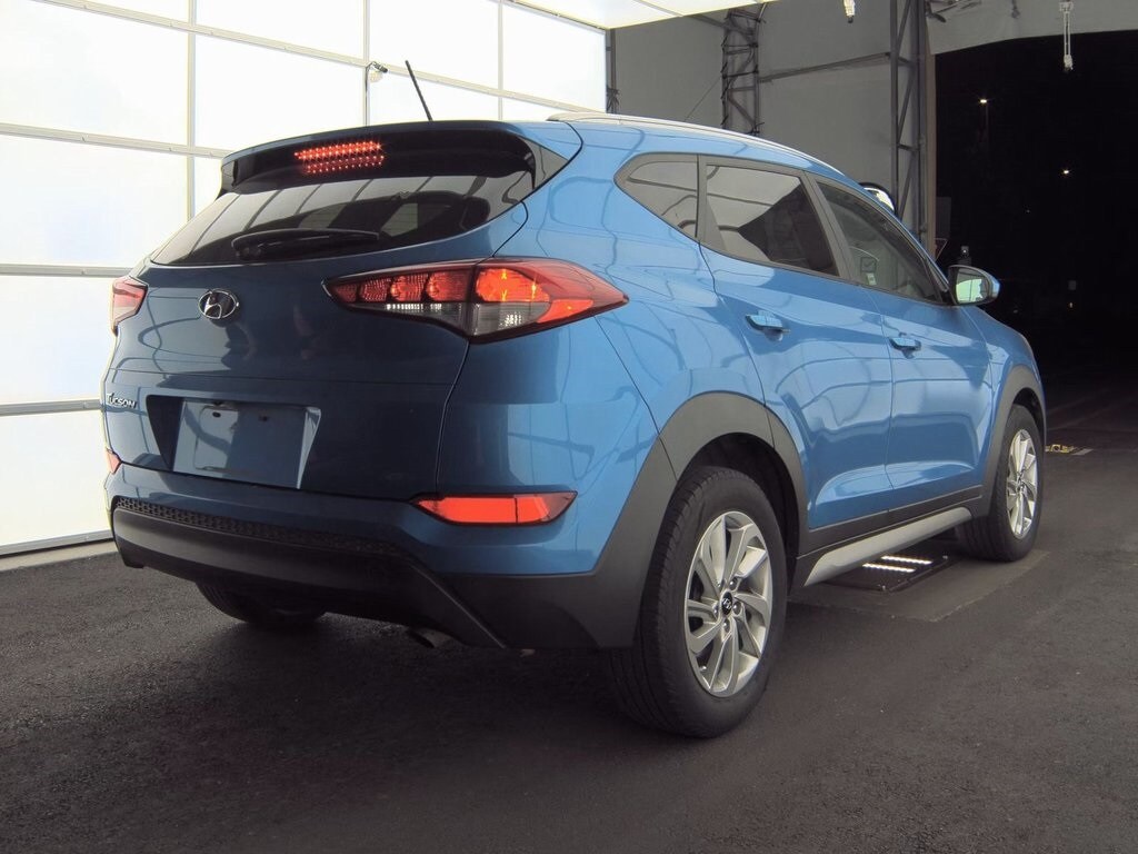 2017 Hyundai Tucson SE photo 2