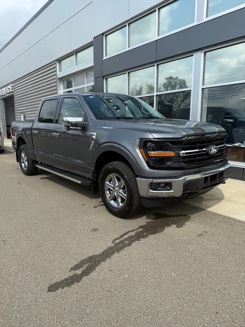 New 2025 Ford F-150 XLT XLT 4WD SuperCrew 5.5 Box