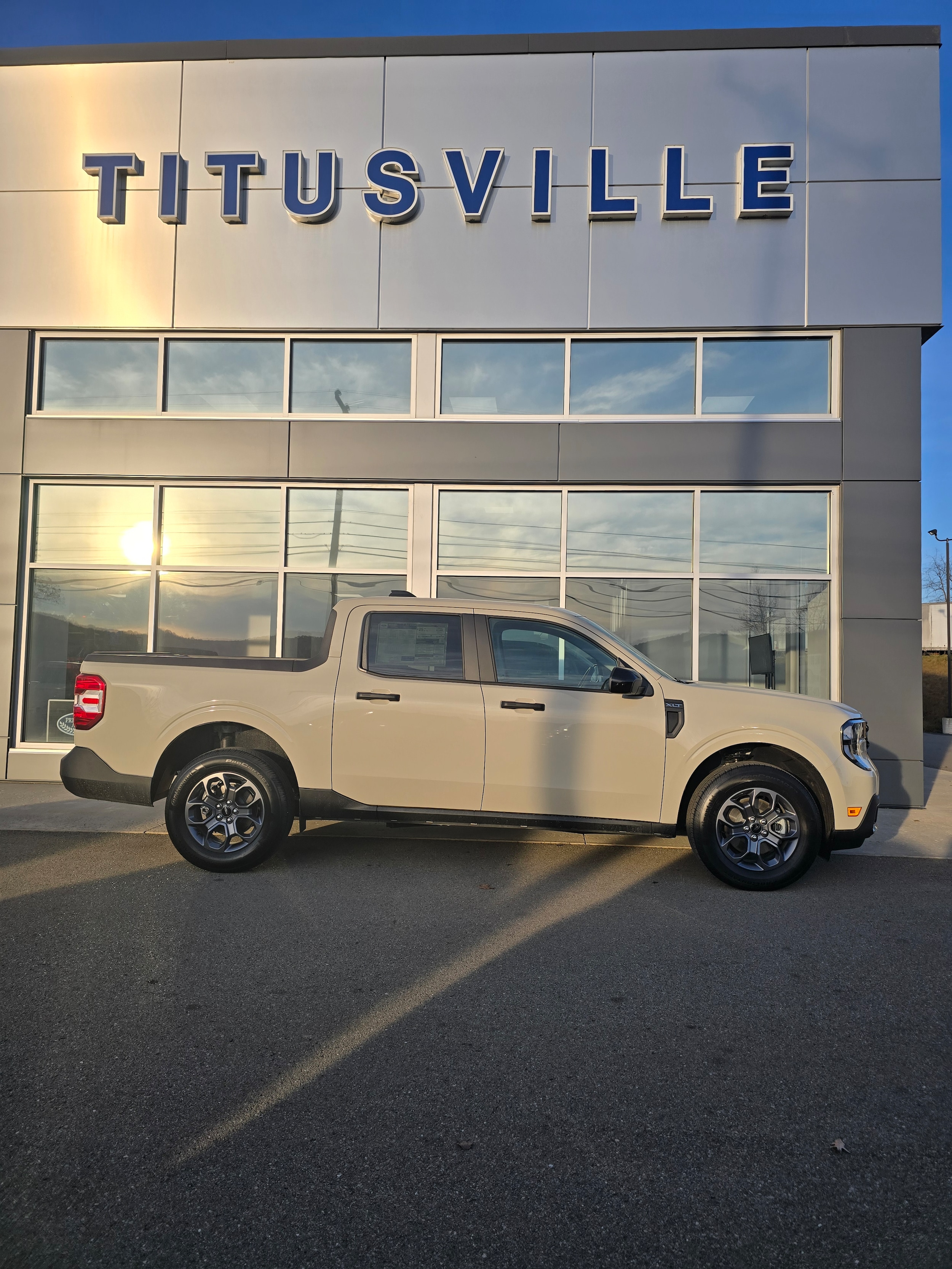 2025 Ford Maverick XLT's photo