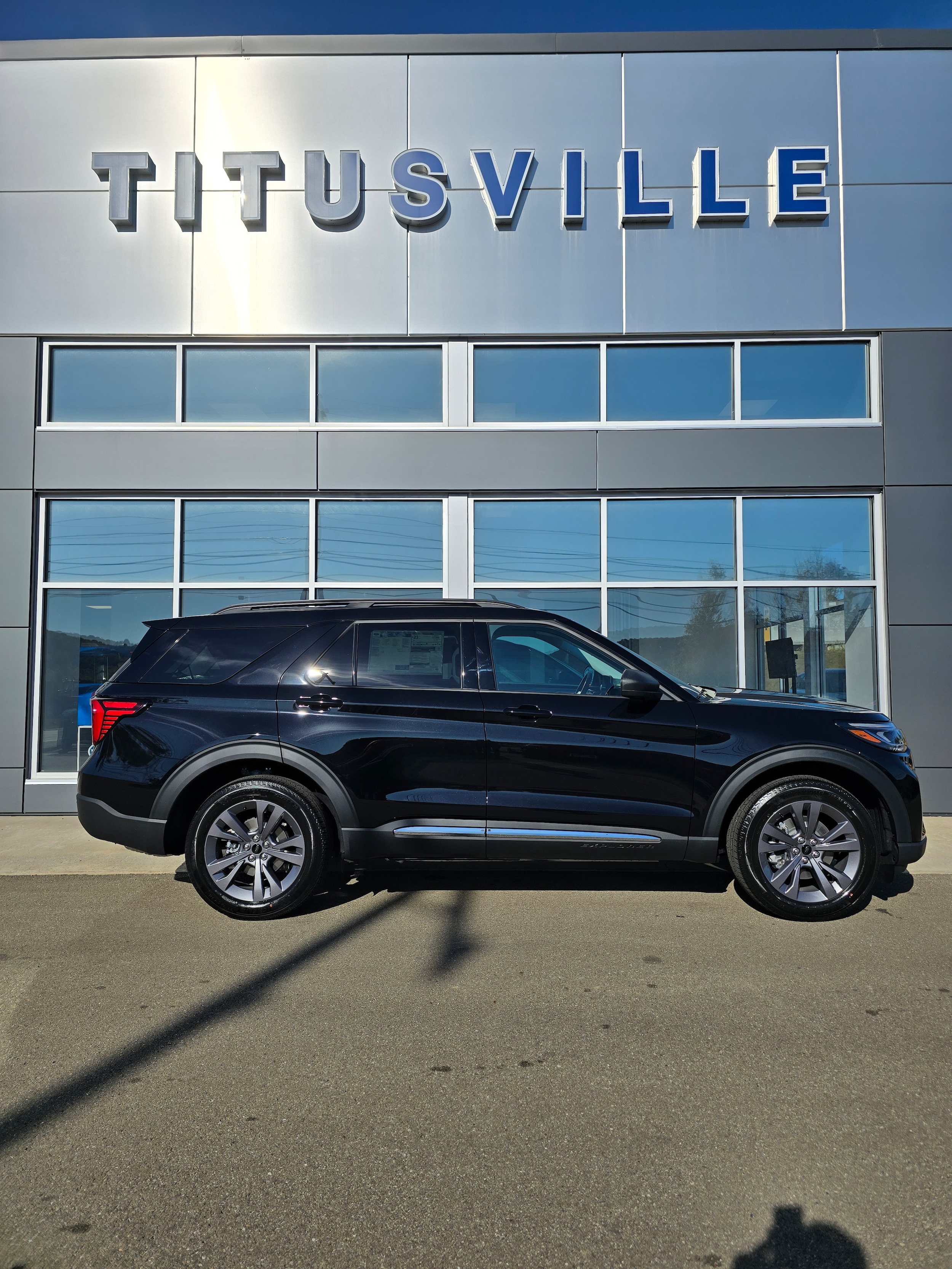 2025 Ford Explorer Active's photo