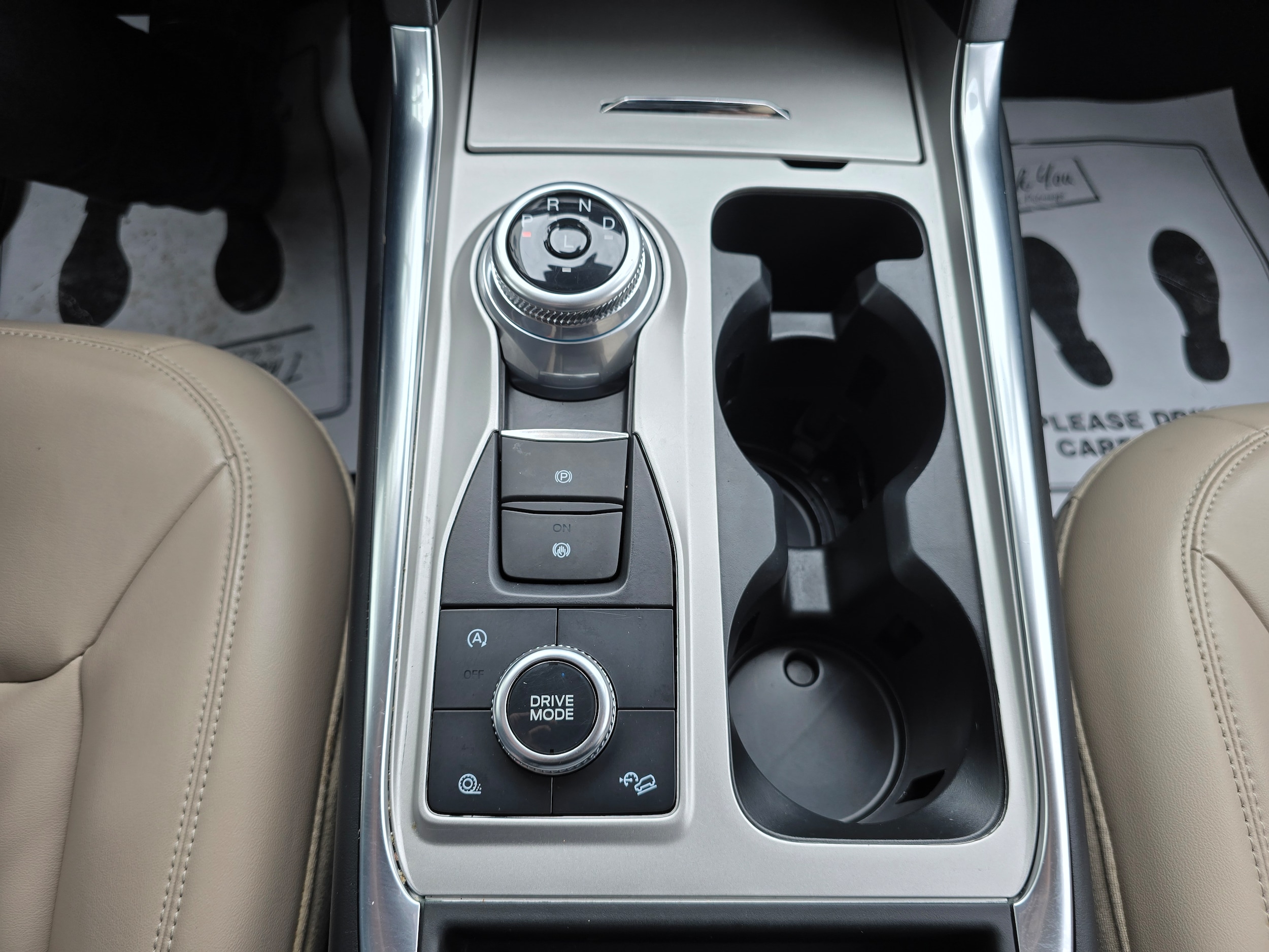 2023 Ford Explorer XLT - Photo 11