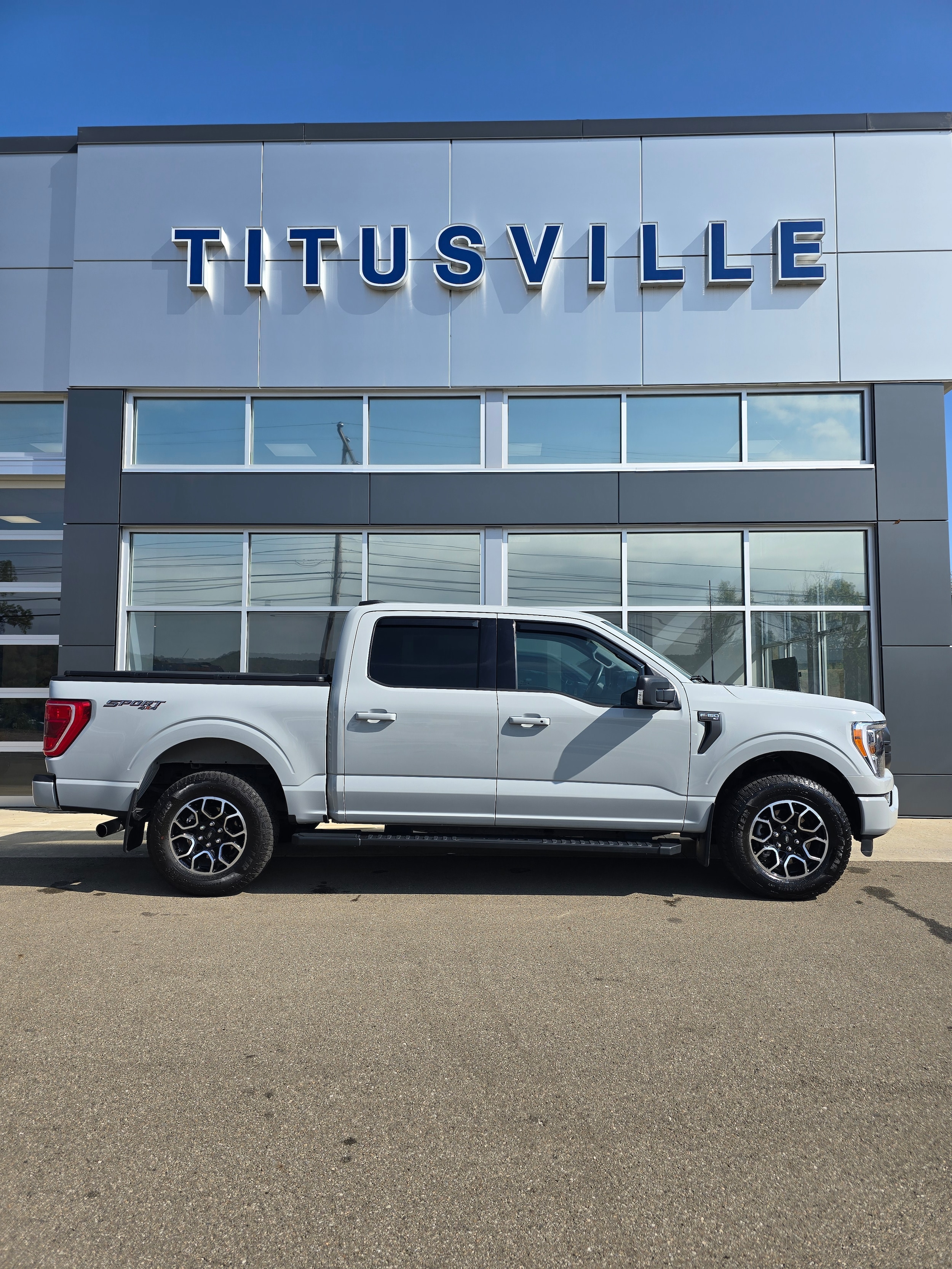 2023 Ford F-150 XLT's photo