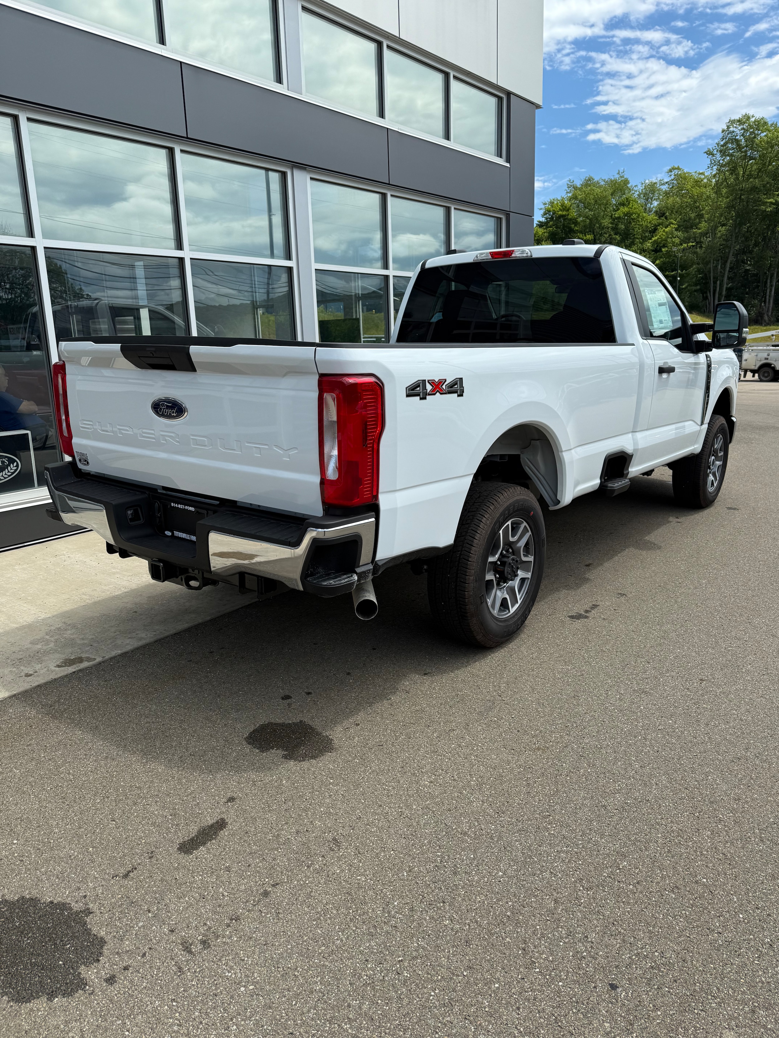 2025 Ford F-350 Super Duty XLT - Photo 4