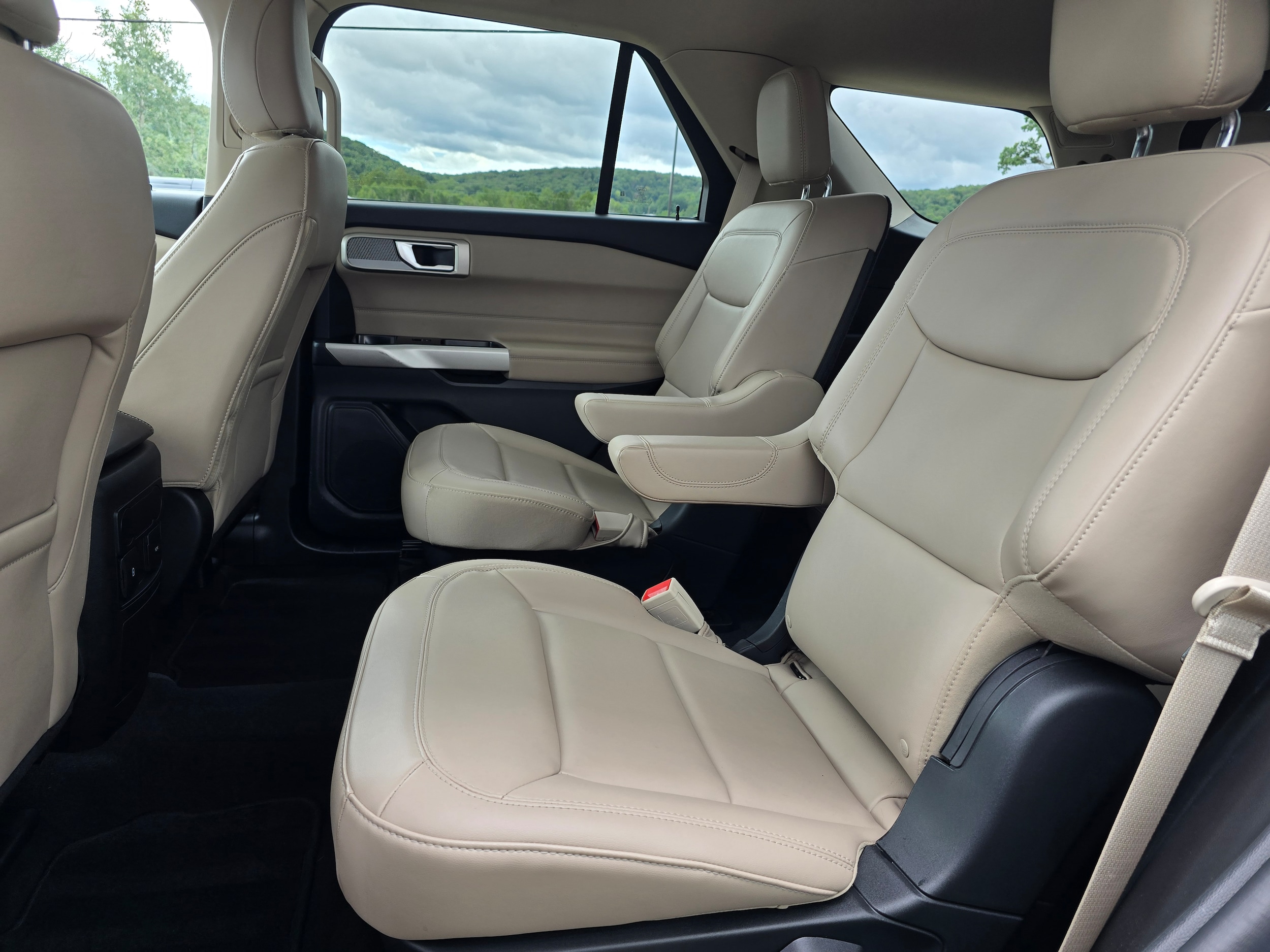 2023 Ford Explorer XLT - Photo 9