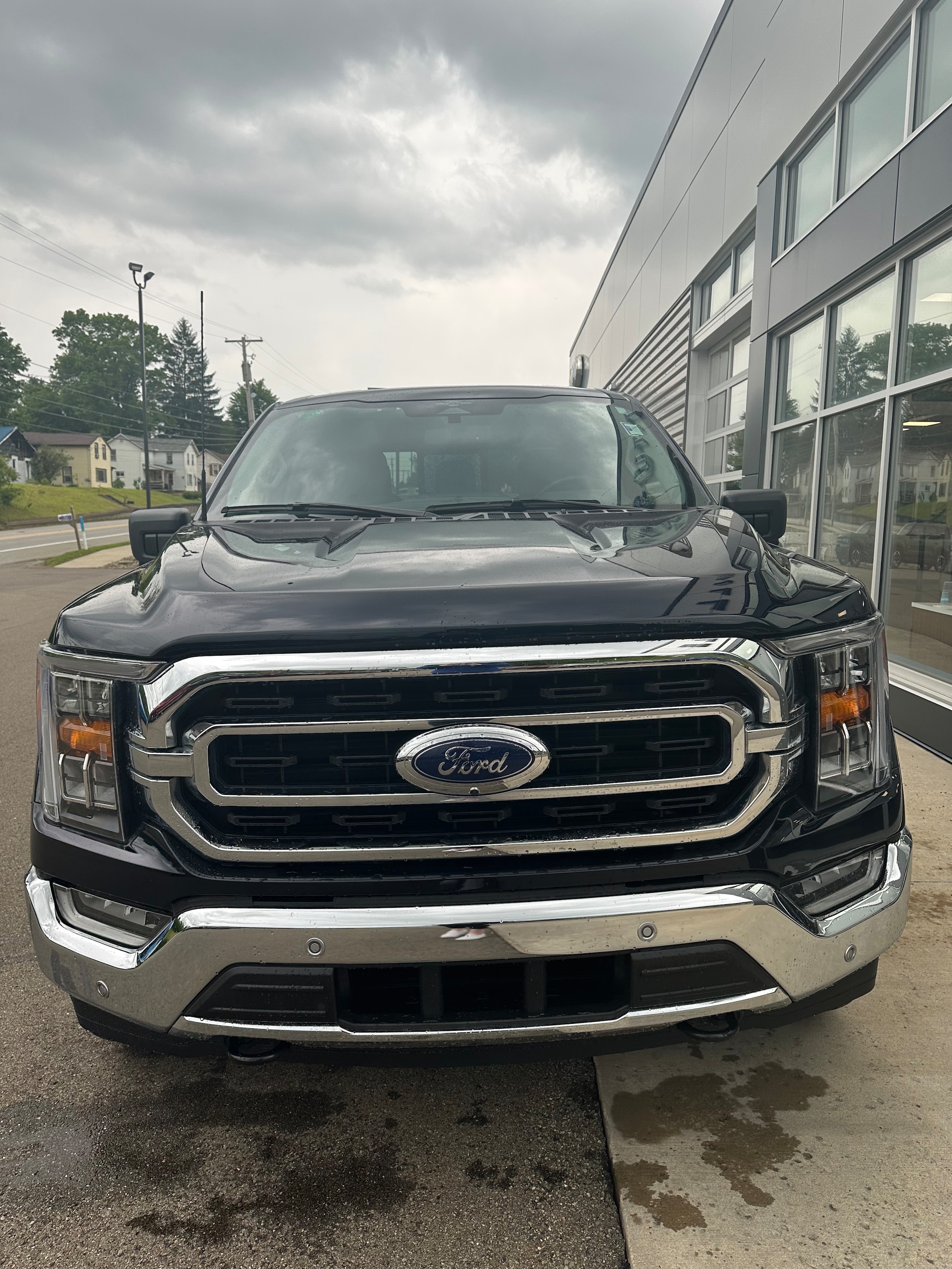 2023 Ford F-150 XLT - Photo 2