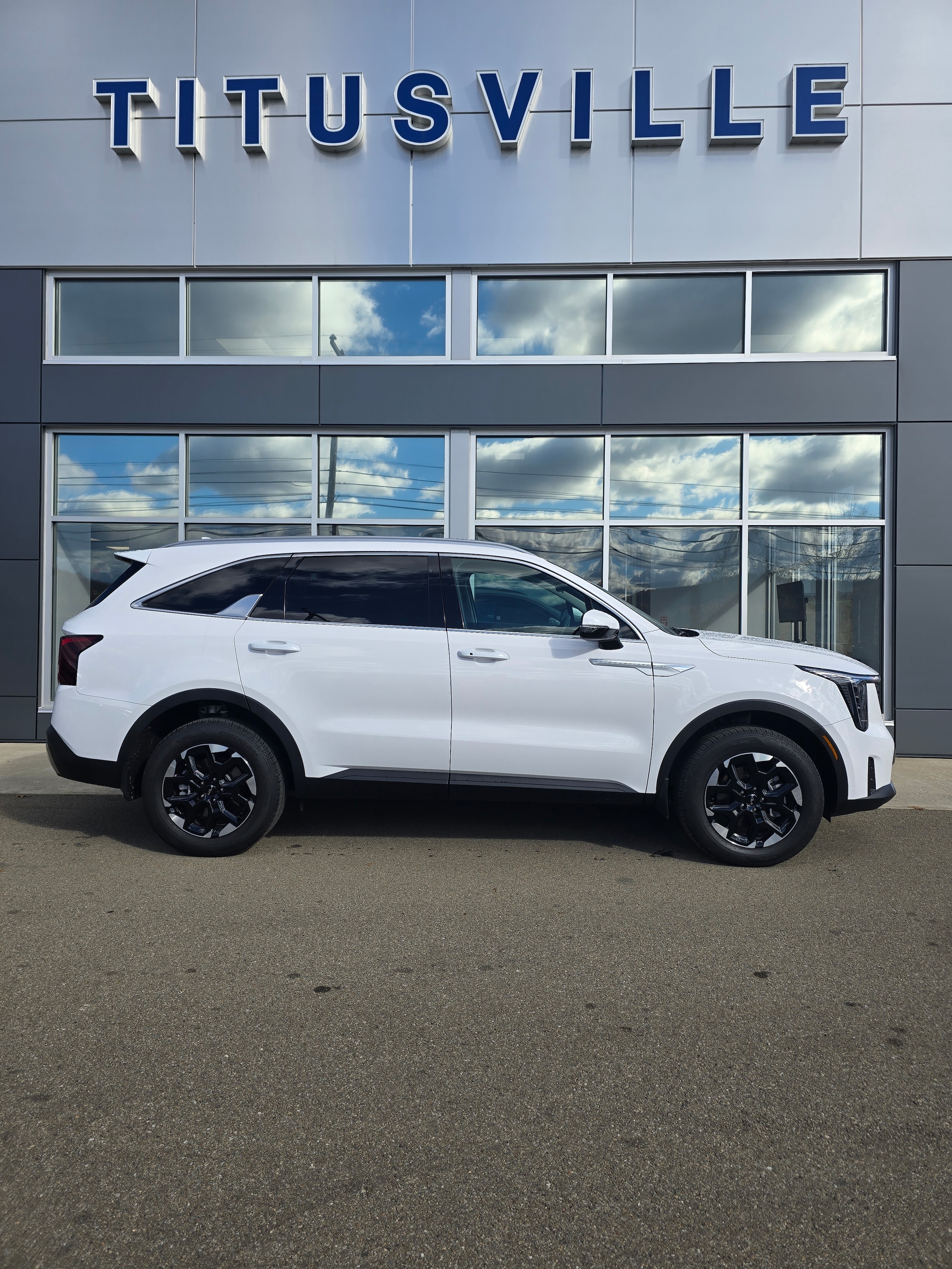 2025 Kia Sorento S's photo