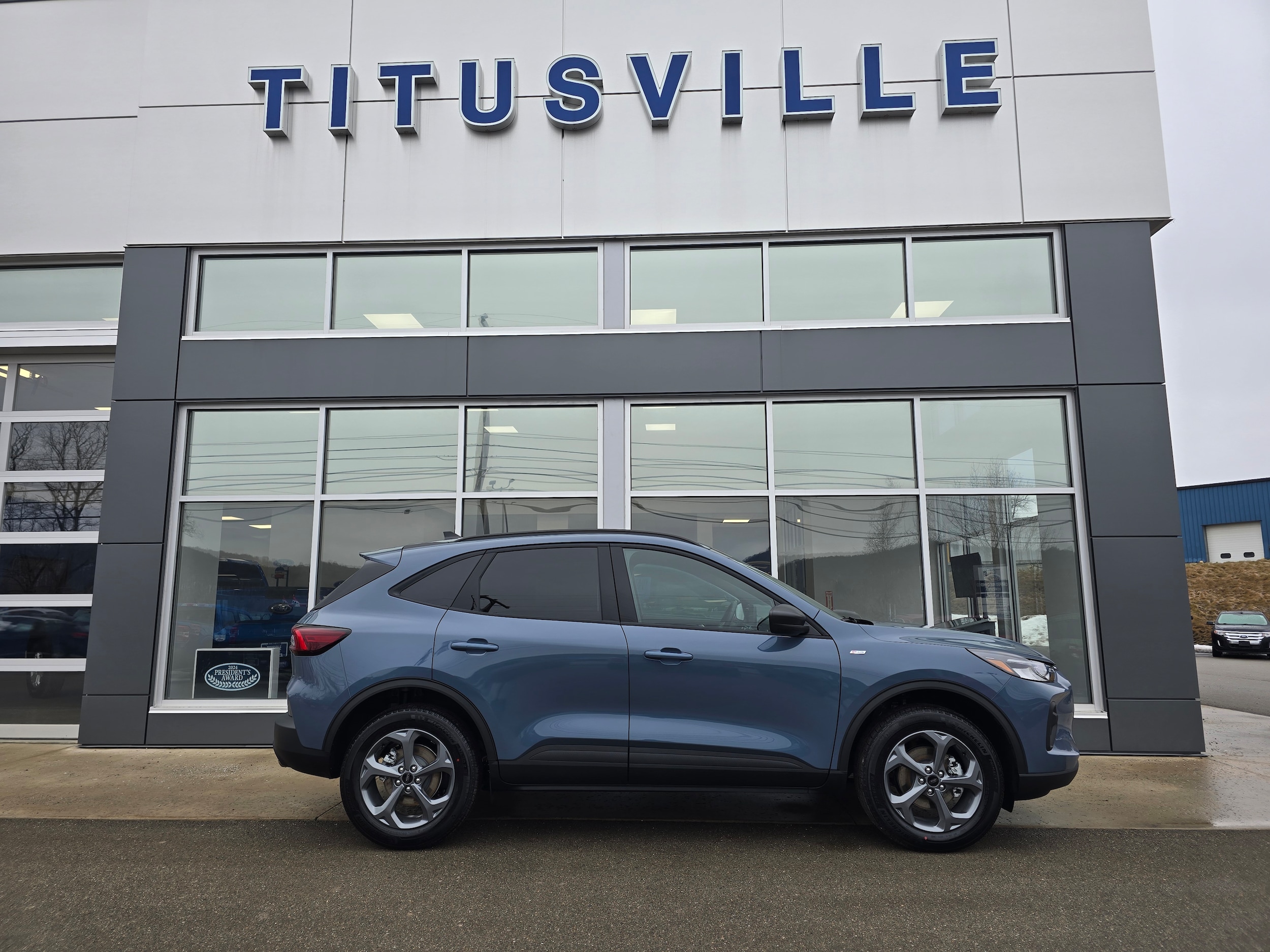 2026 Ford Escape Base's photo