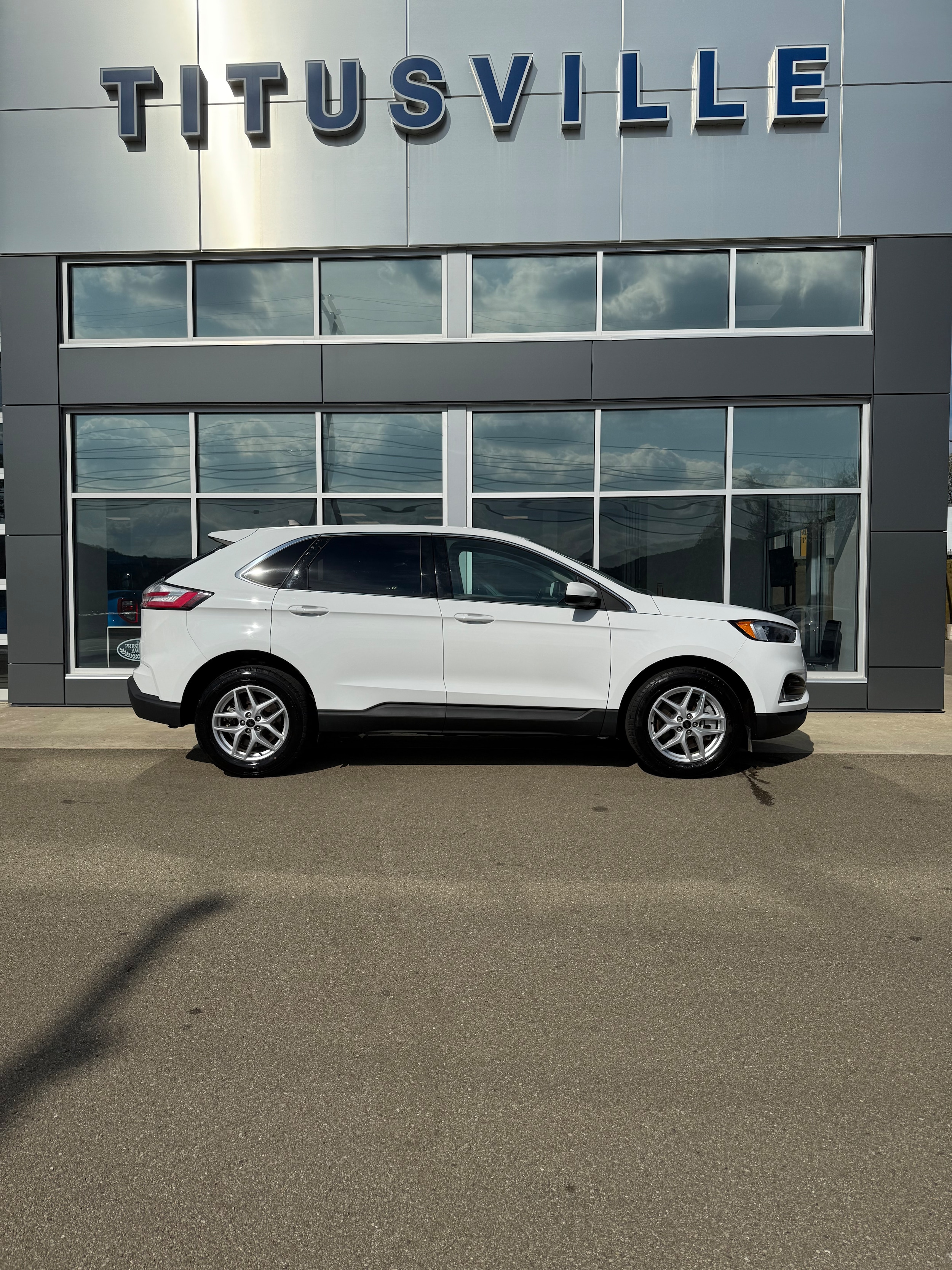 2023 Ford Edge