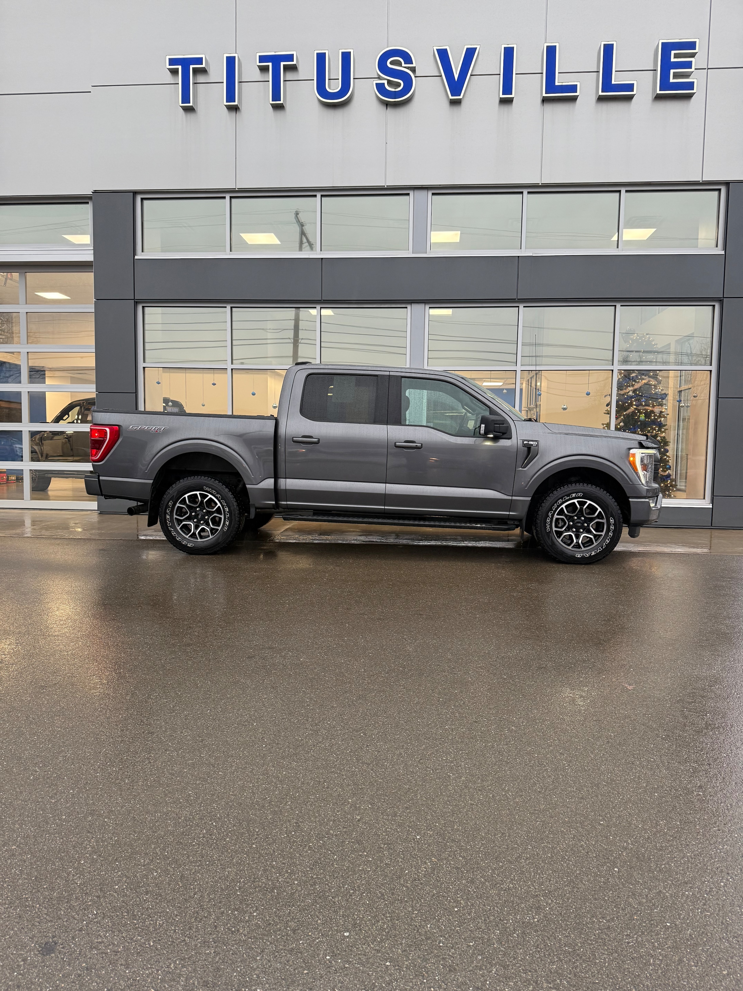 2021 Ford F-150 XLT's photo