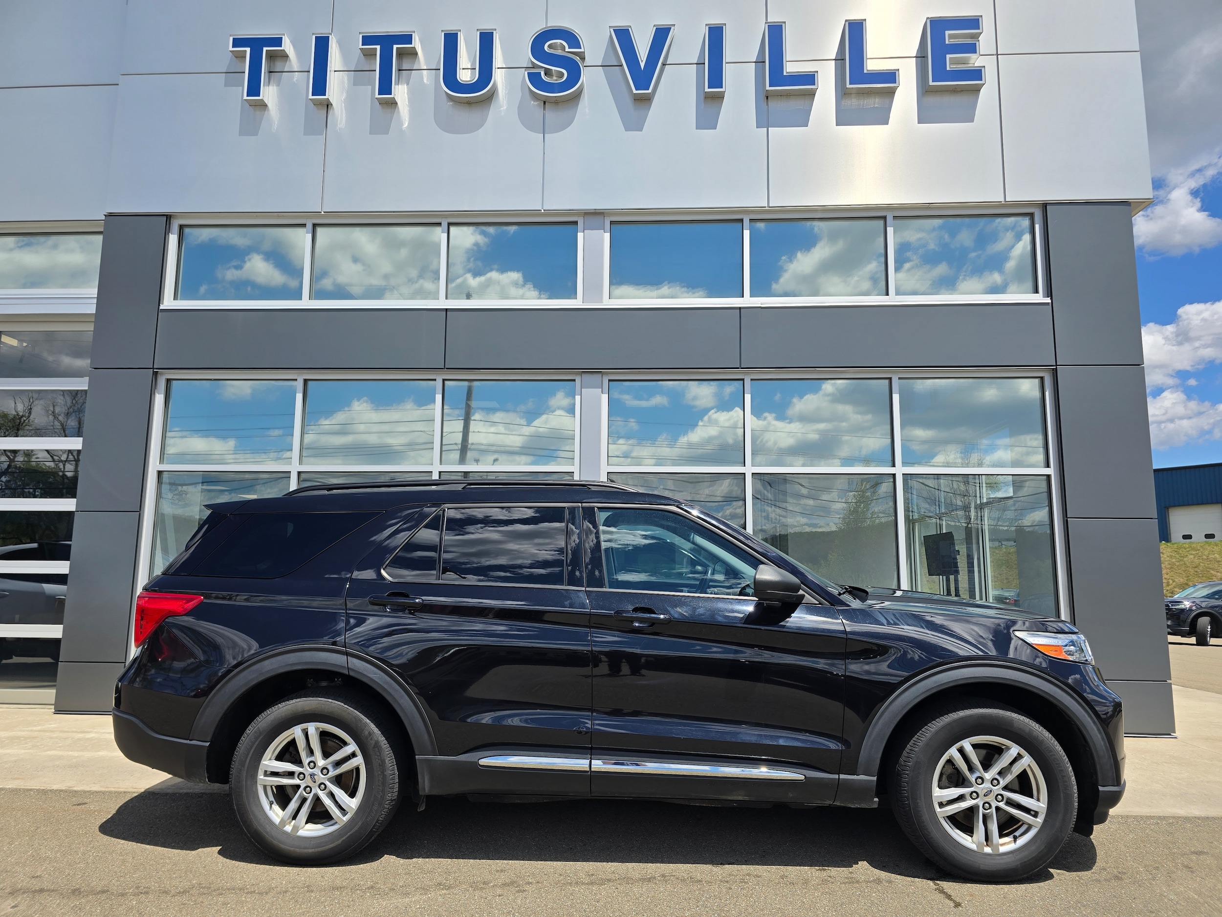 2020 Ford Explorer XLT 4WD's photo