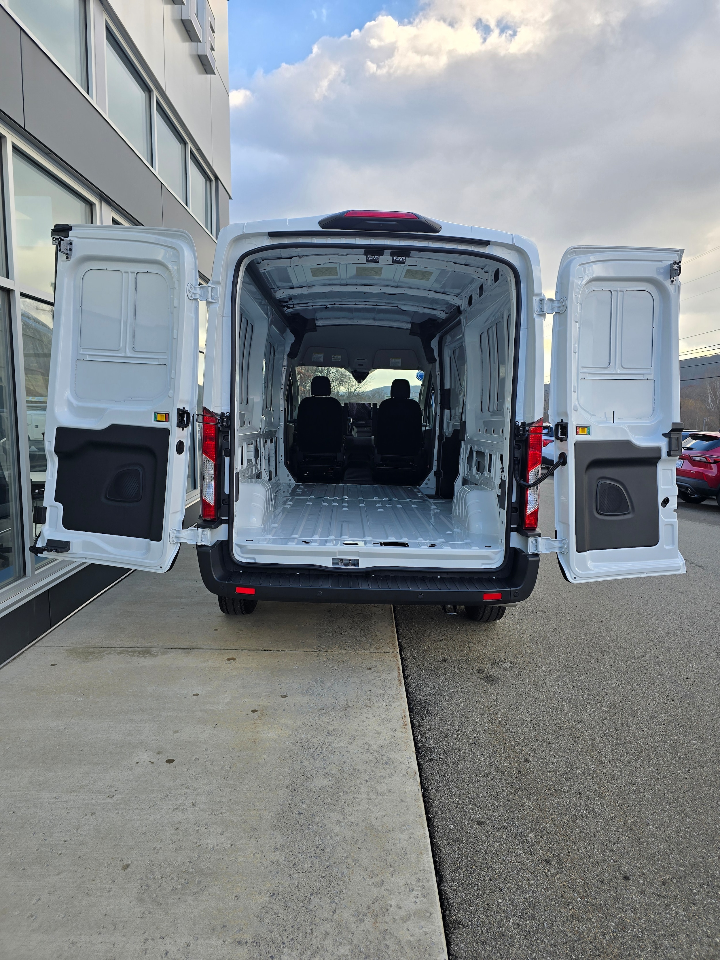 2026 Ford Transit Van Base - Photo 10