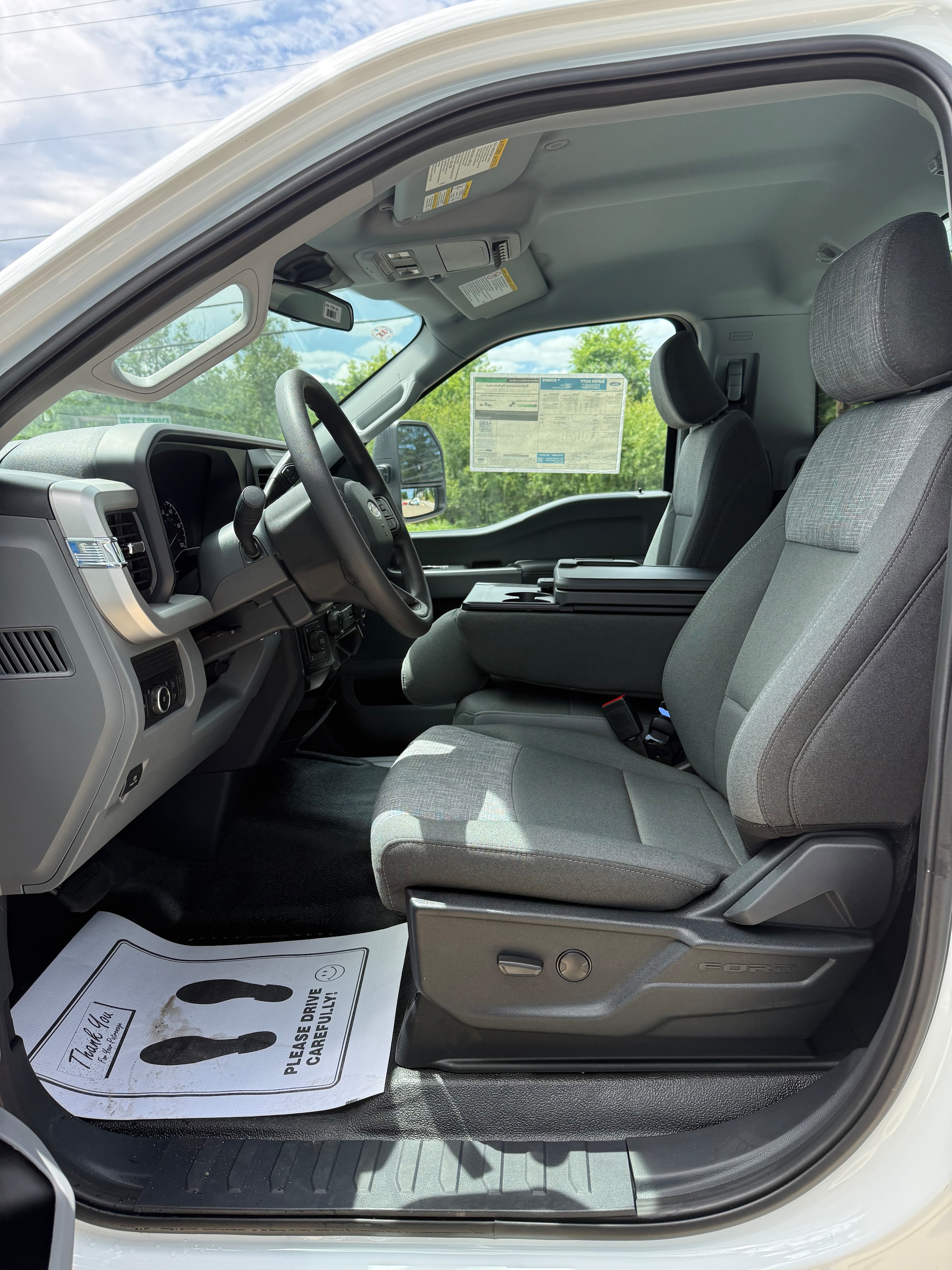 2025 Ford F-350 Super Duty XLT - Photo 6