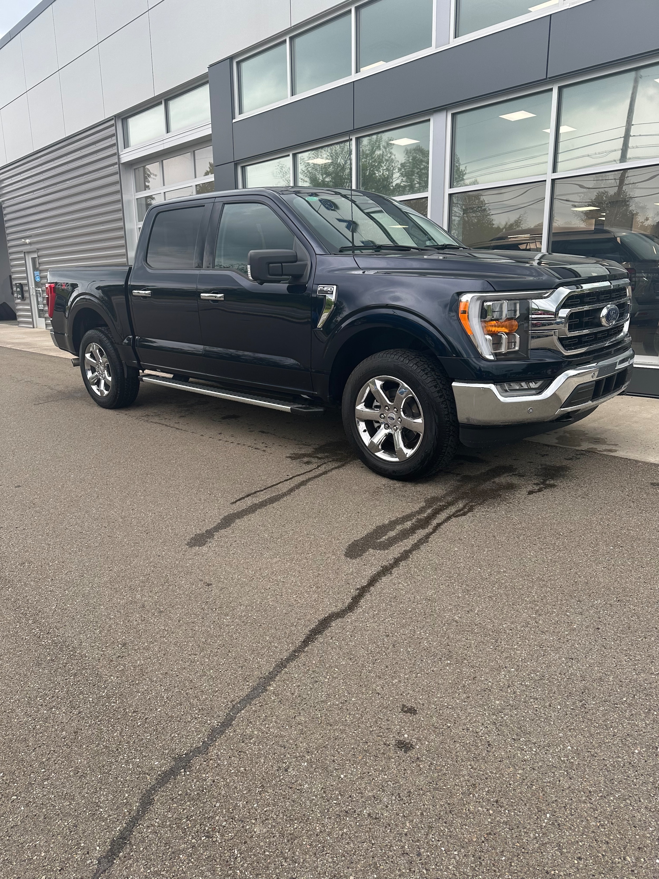 2023 Ford F-150 XLT - Photo 3