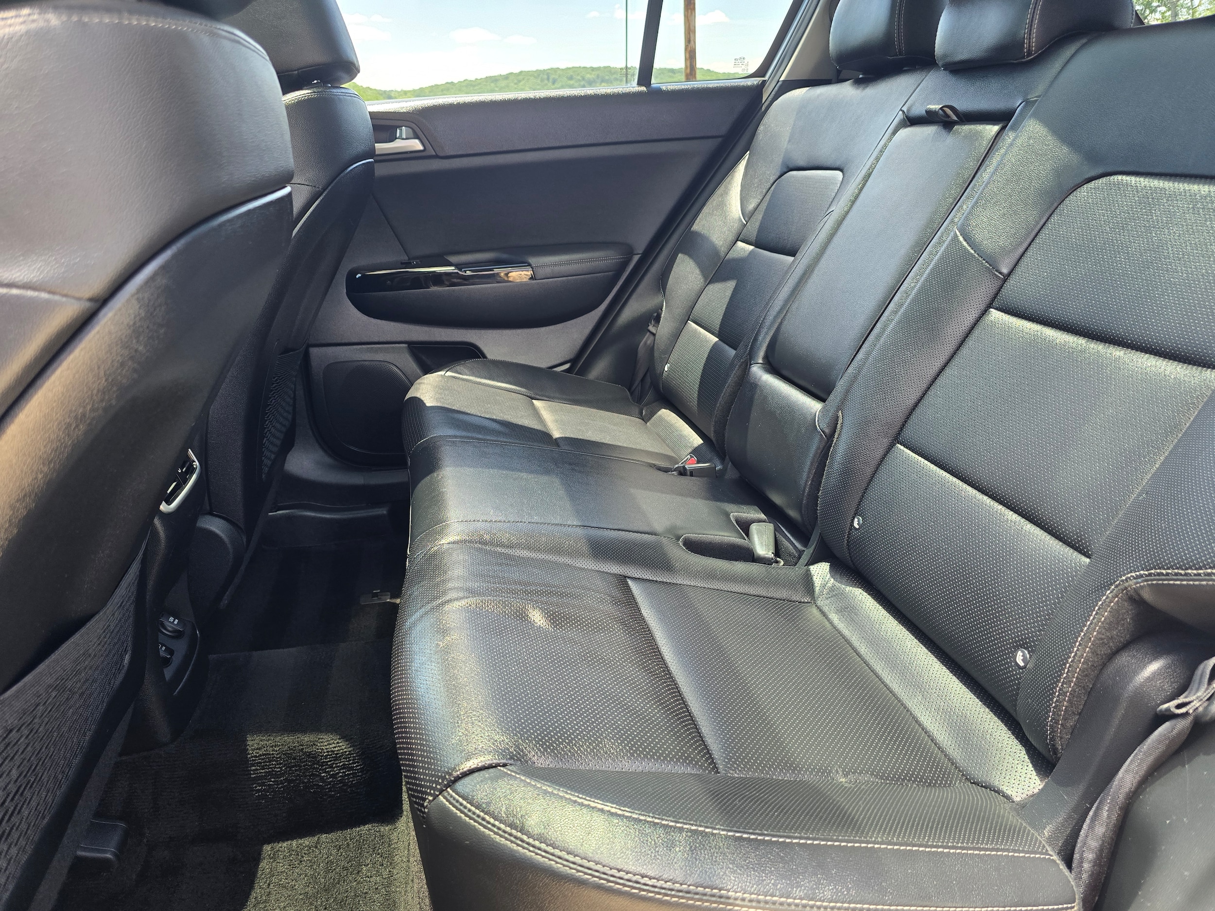 2022 Kia Sportage EX - Photo 11