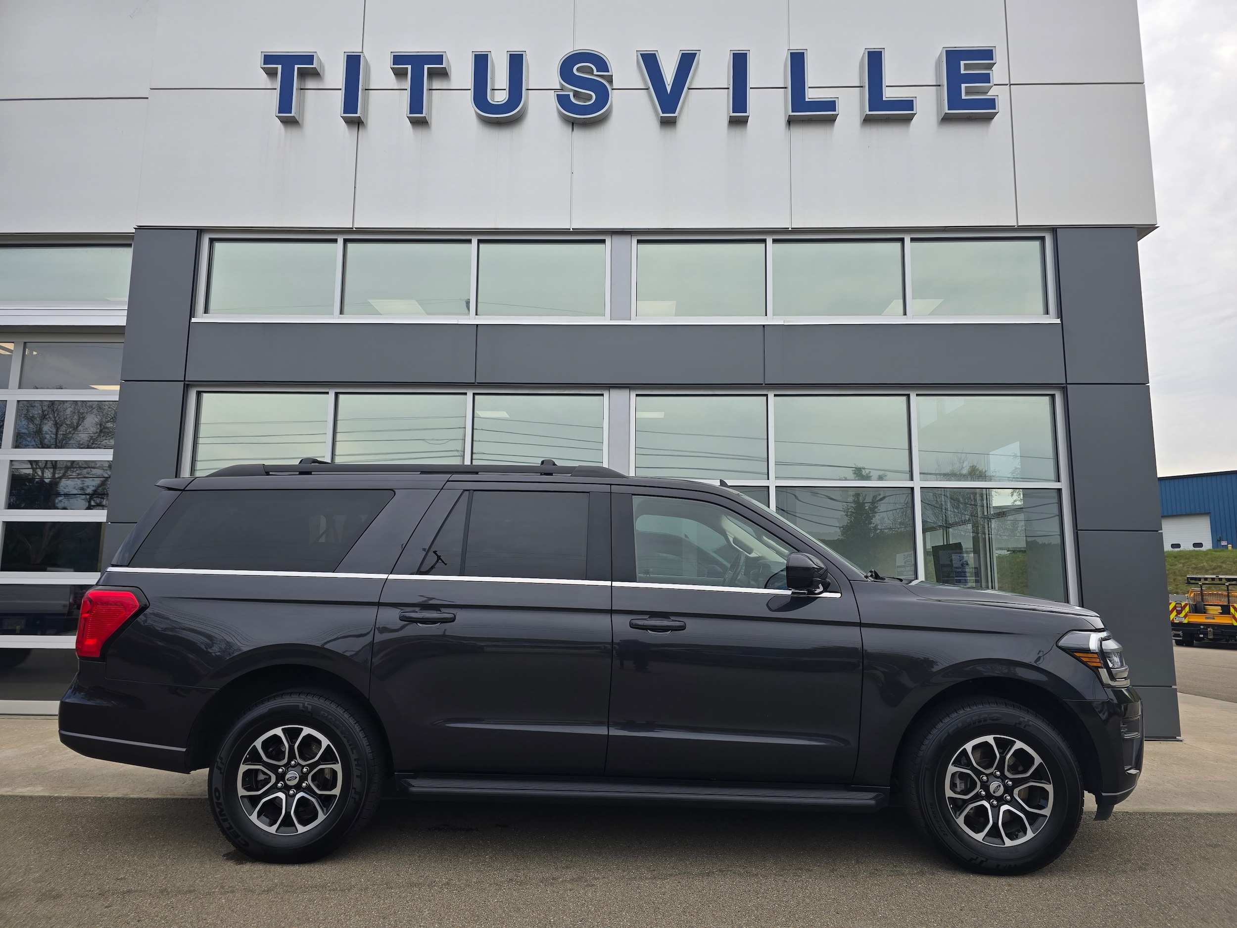 2024 Ford Expedition XLT MAX 4x4's photo