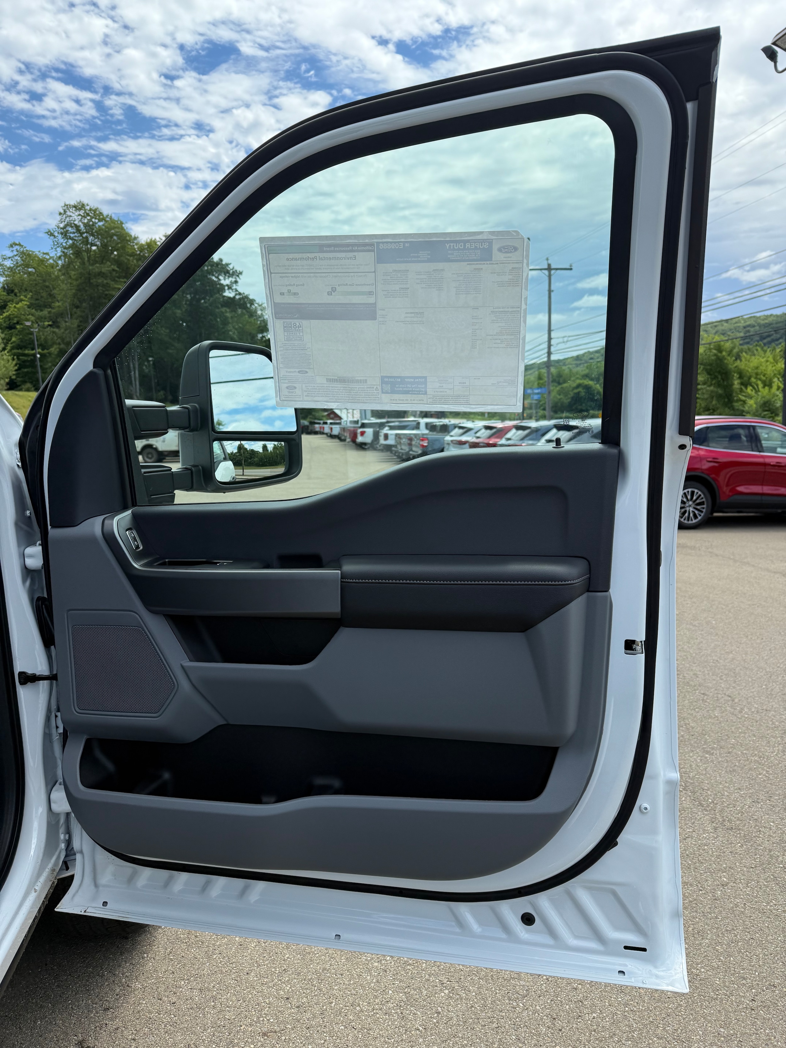 2025 Ford F-350 Super Duty XLT - Photo 8