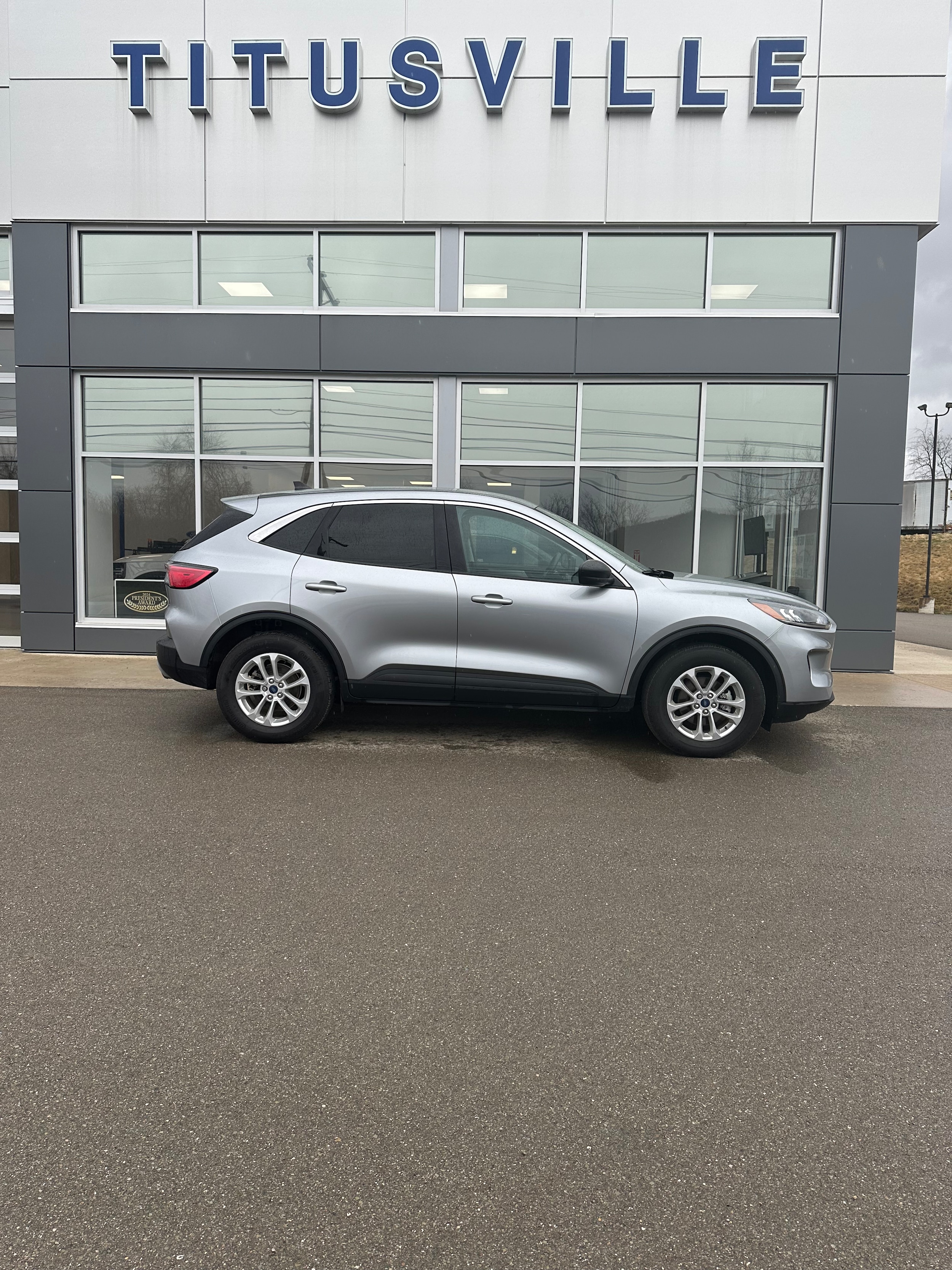 2022 Ford Escape SE
