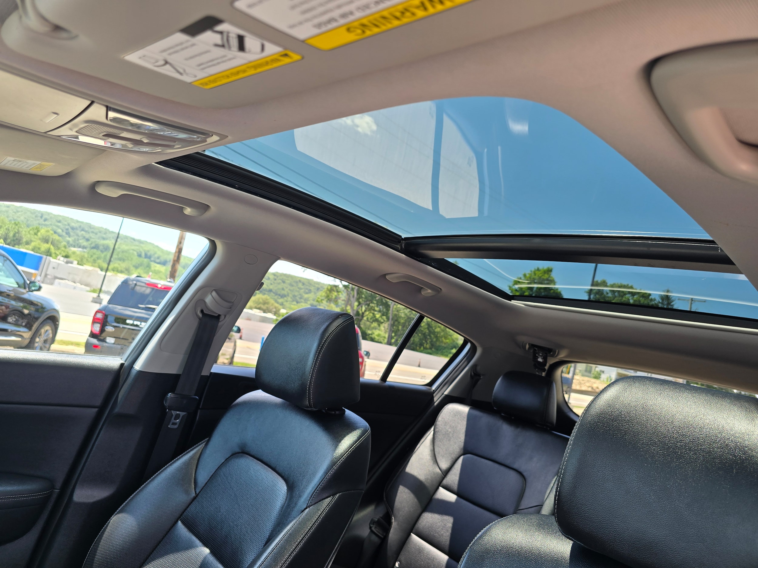 2022 Kia Sportage EX - Photo 12