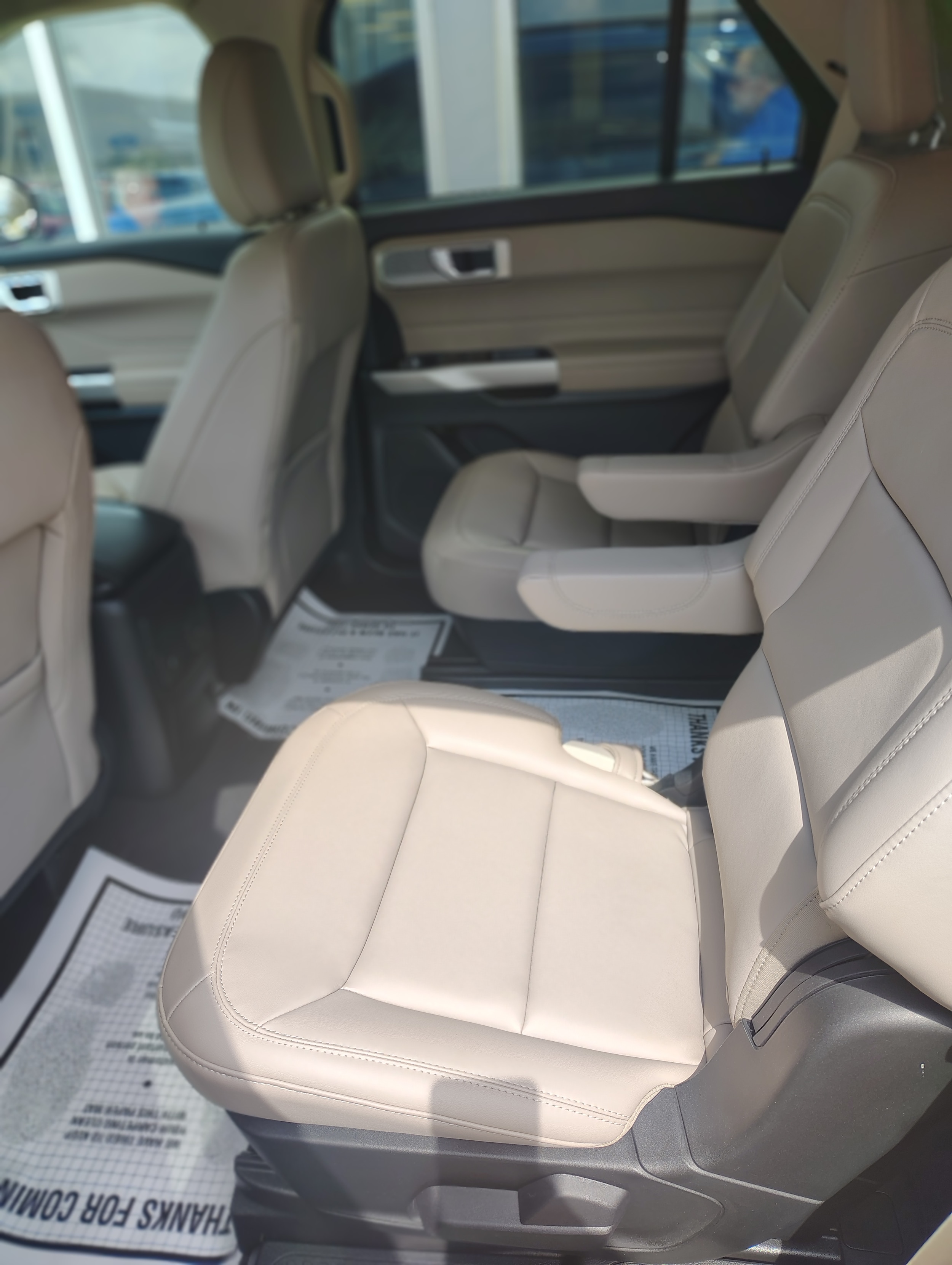 2023 Ford Explorer XLT - Photo 7