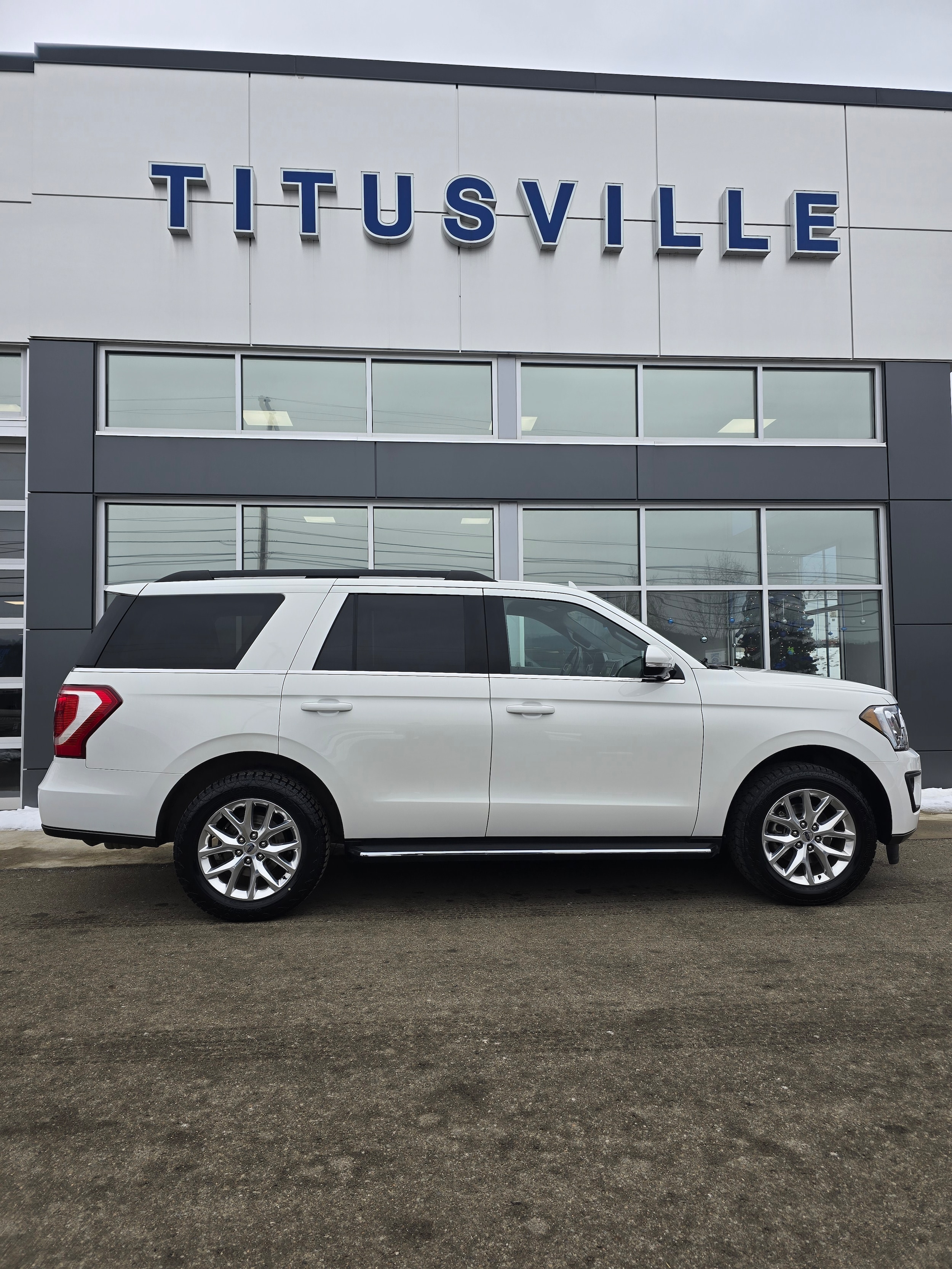 2021 Ford Expedition XLT's photo