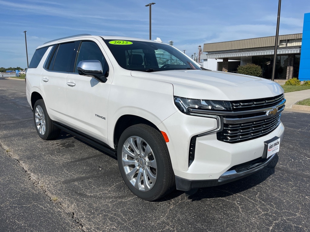 Used 2022 Chevrolet Tahoe Premier with VIN 1GNSKSKD1NR362797 for sale in Grinnell, IA