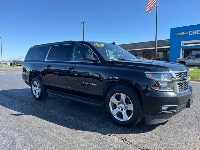 Used 2016 Chevrolet Suburban LT with VIN 1GNSKHKC3GR165790 for sale in Grinnell, IA