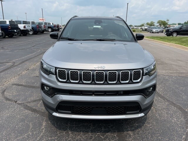 Used 2024 Jeep Compass Limited with VIN 3C4NJDCNXRT610991 for sale in Grinnell, IA