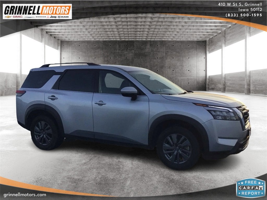Used 2024 Nissan Pathfinder SV