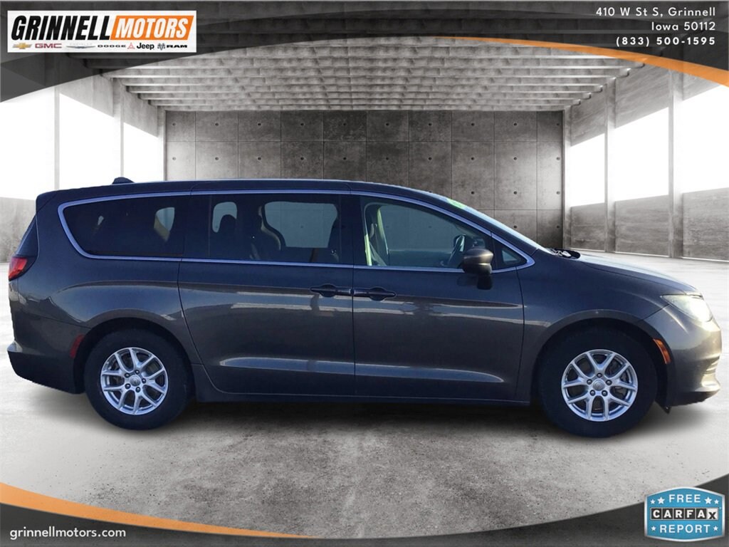 Used 2019 Chrysler Pacifica Touring