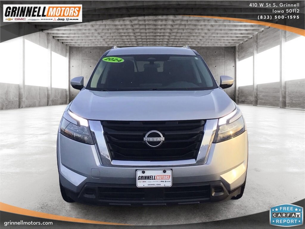 Used 2024 Nissan Pathfinder SV