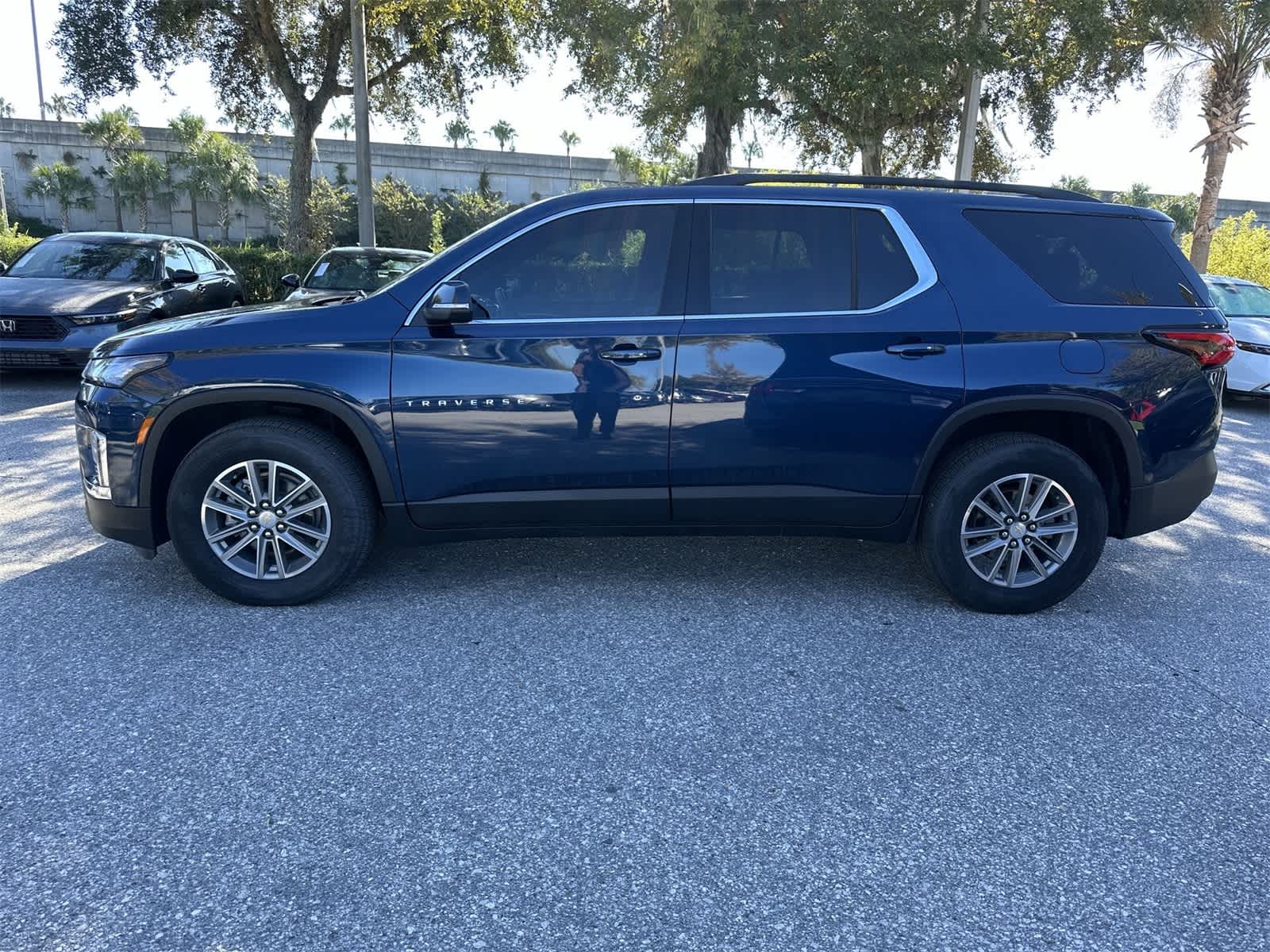 Thumbnail: 2022 Chevrolet Traverse - 3