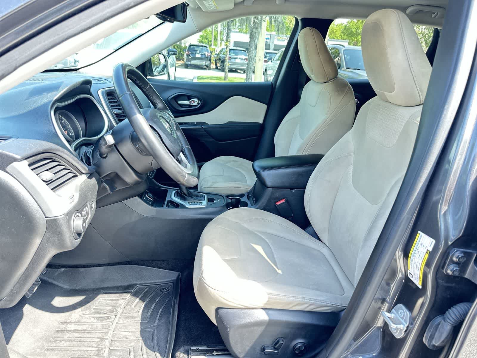 Thumbnail: 2015 Jeep Cherokee - 13