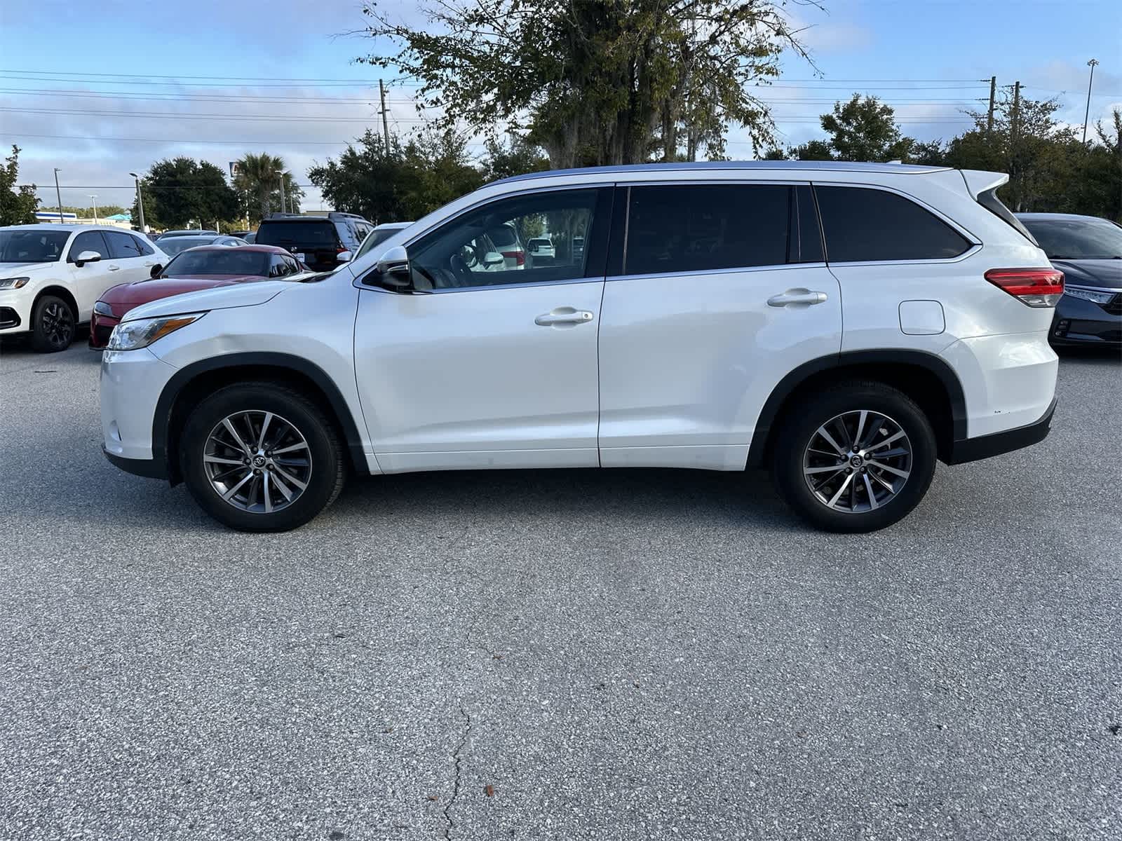 Thumbnail: 2017 Toyota Highlander - 3