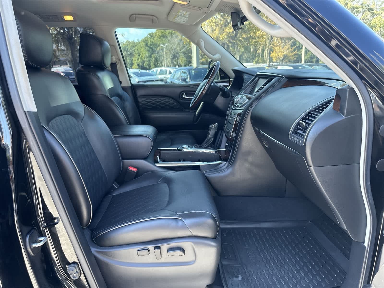 Thumbnail: 2018 INFINITI QX80 - 17