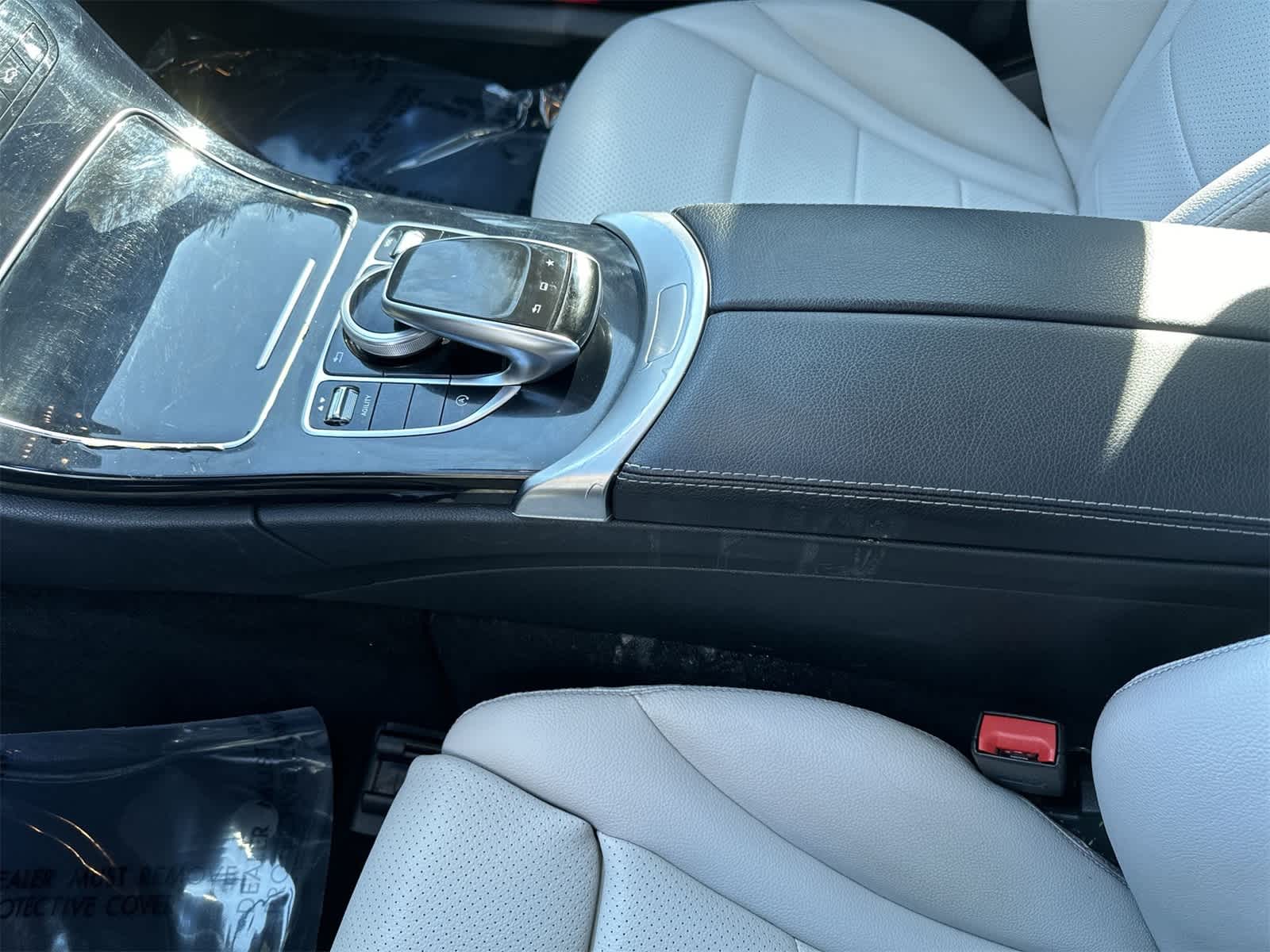 Thumbnail: 2015 Mercedes-Benz C-Class - 19