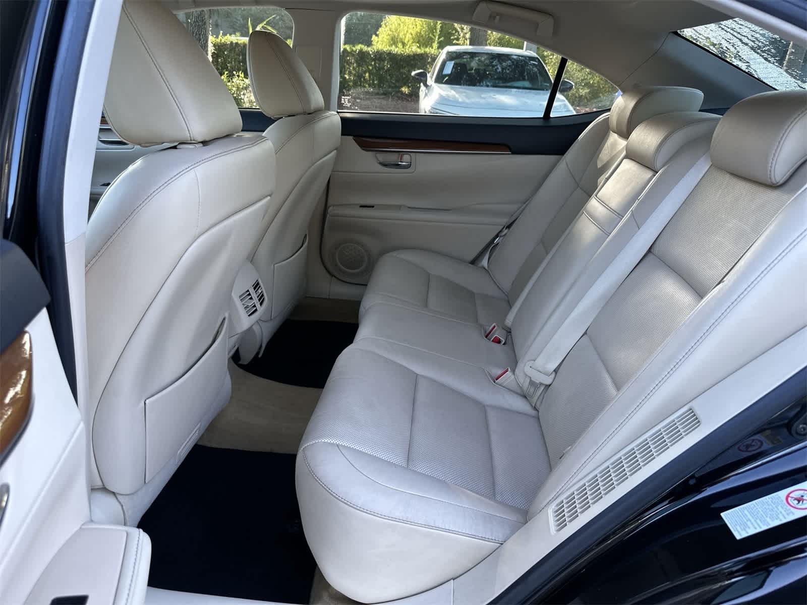 Thumbnail: 2014 Lexus ES - 14