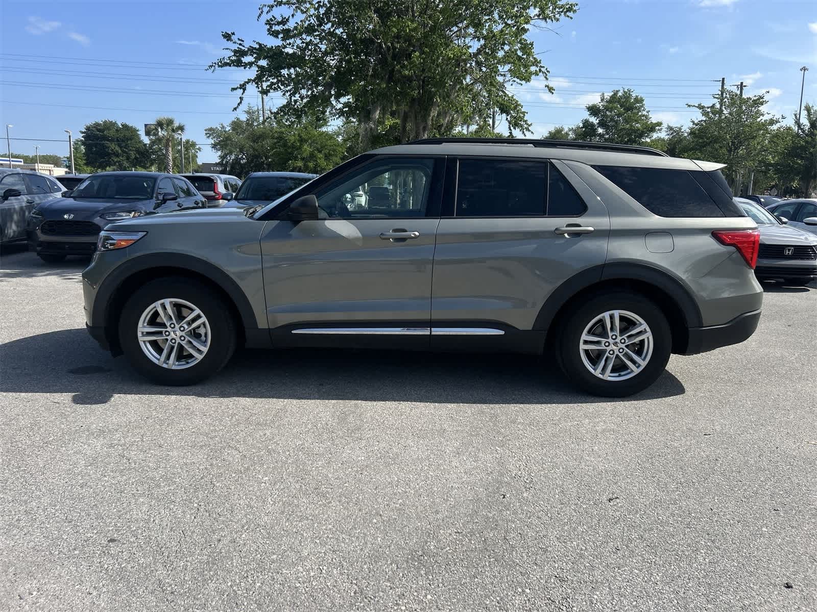 2020 Ford Explorer XLT 3