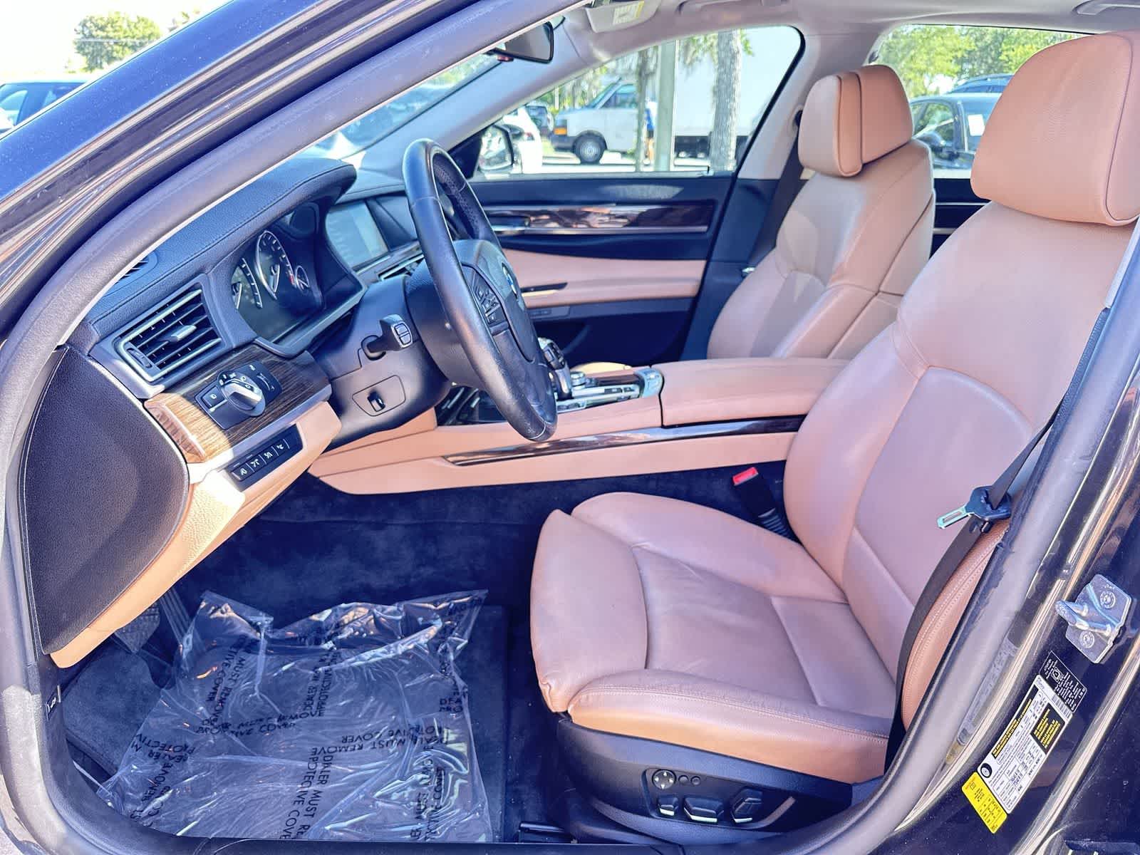 Thumbnail: 2011 BMW 7 Series - 13