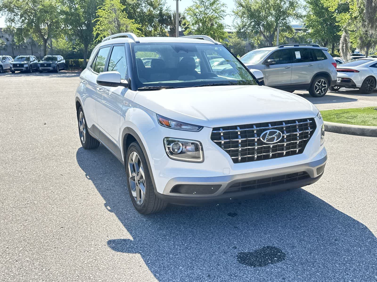 Thumbnail: 2023 Hyundai Venue - 8